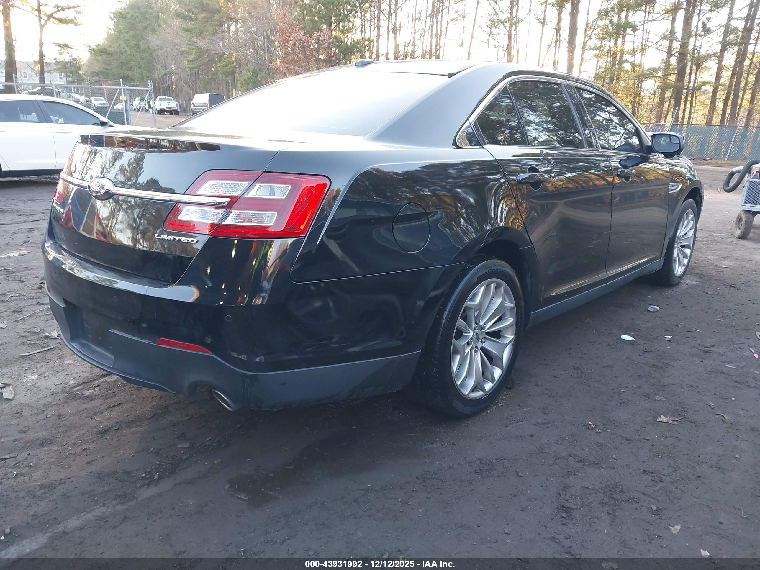 FORD TAURUS image 4