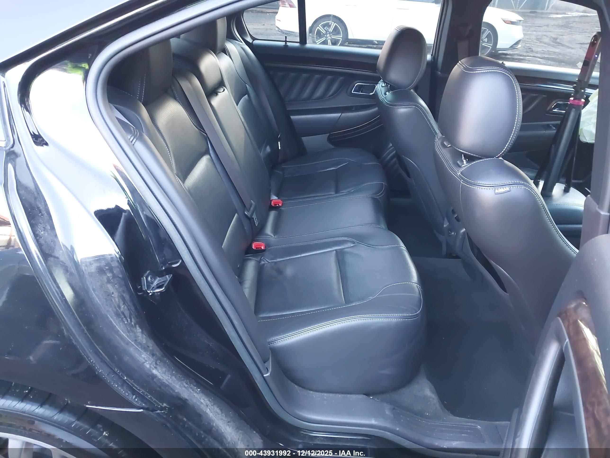 FORD TAURUS image 8