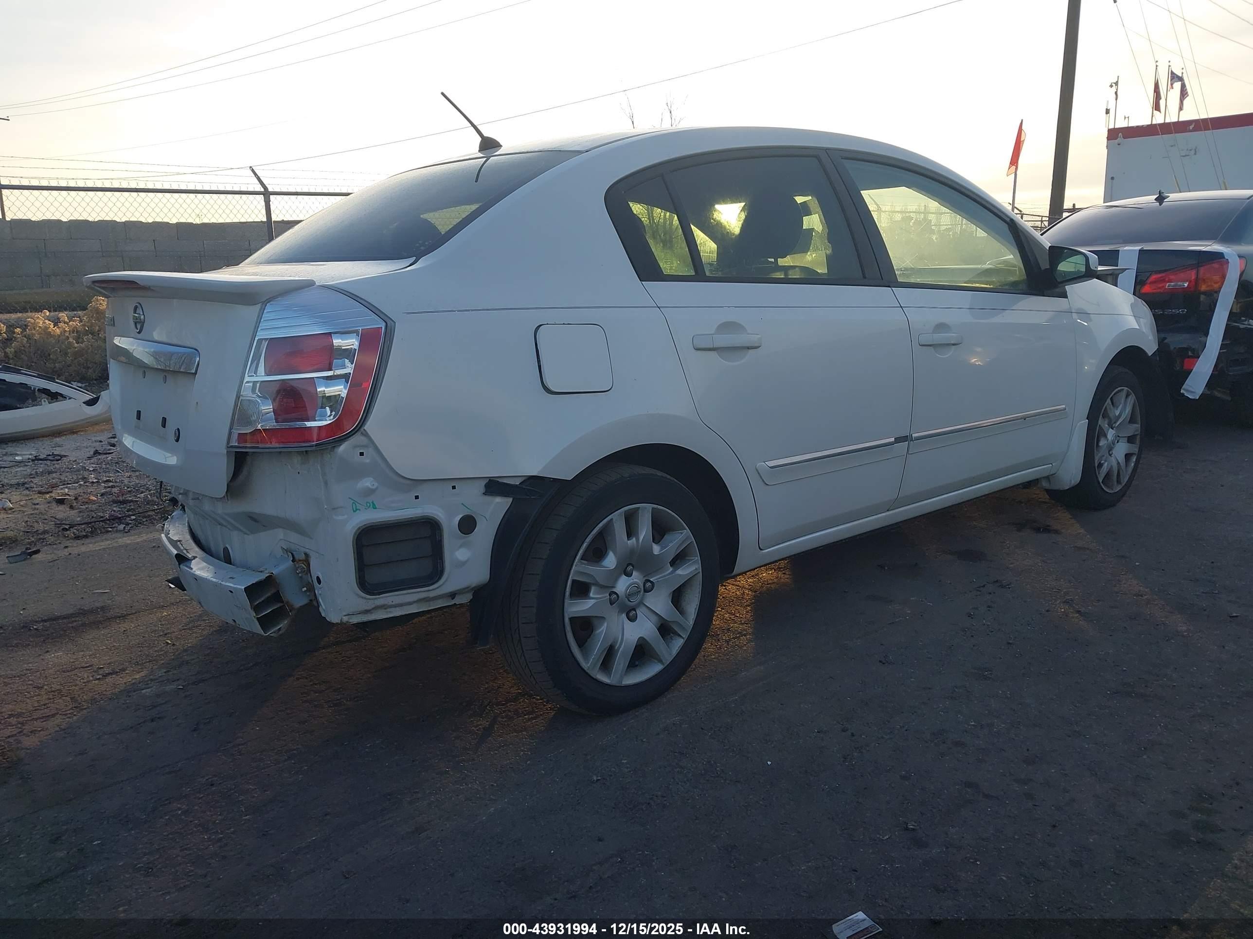 NISSAN SENTRA image 4