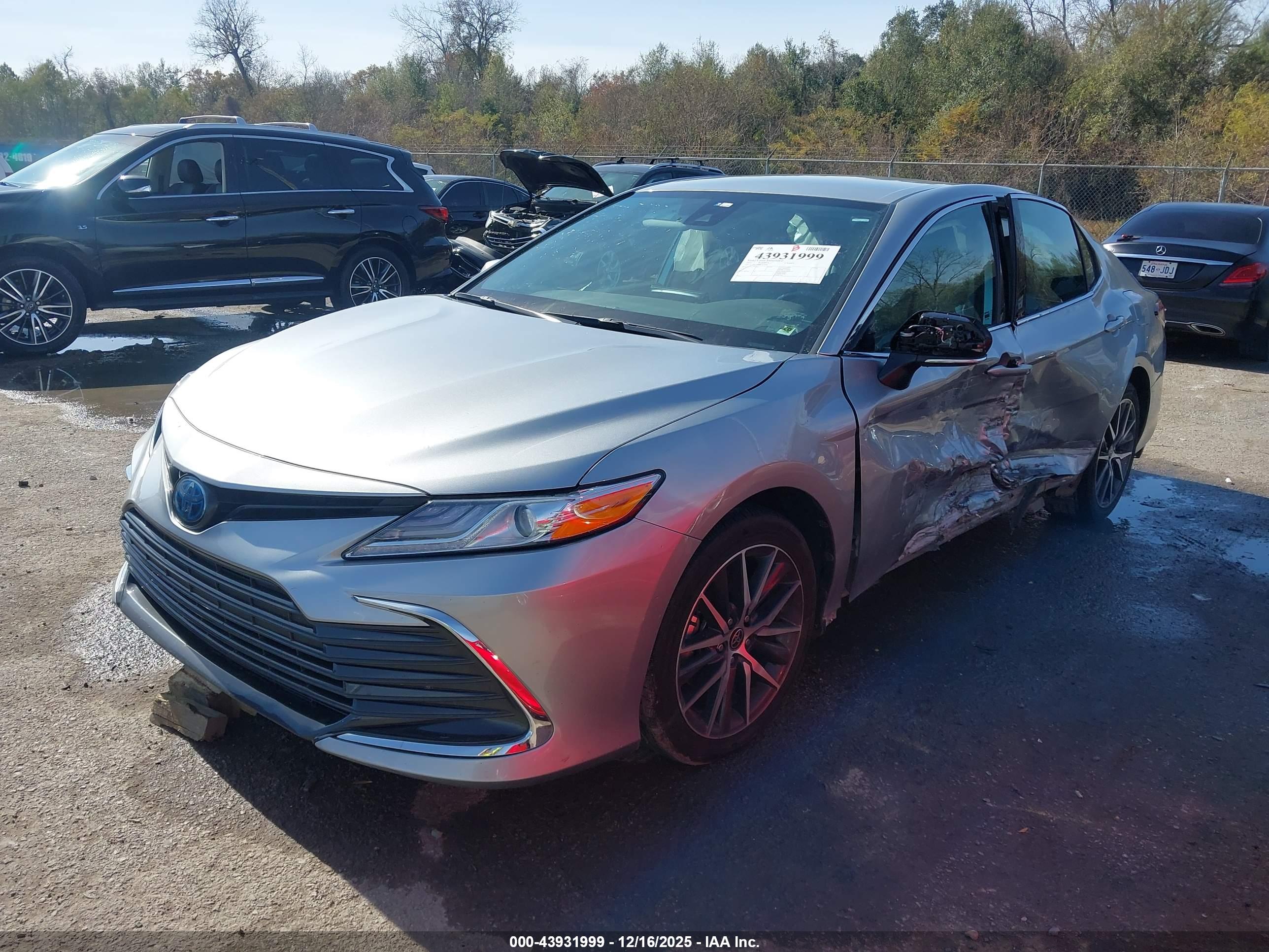 TOYOTA CAMRY image 2