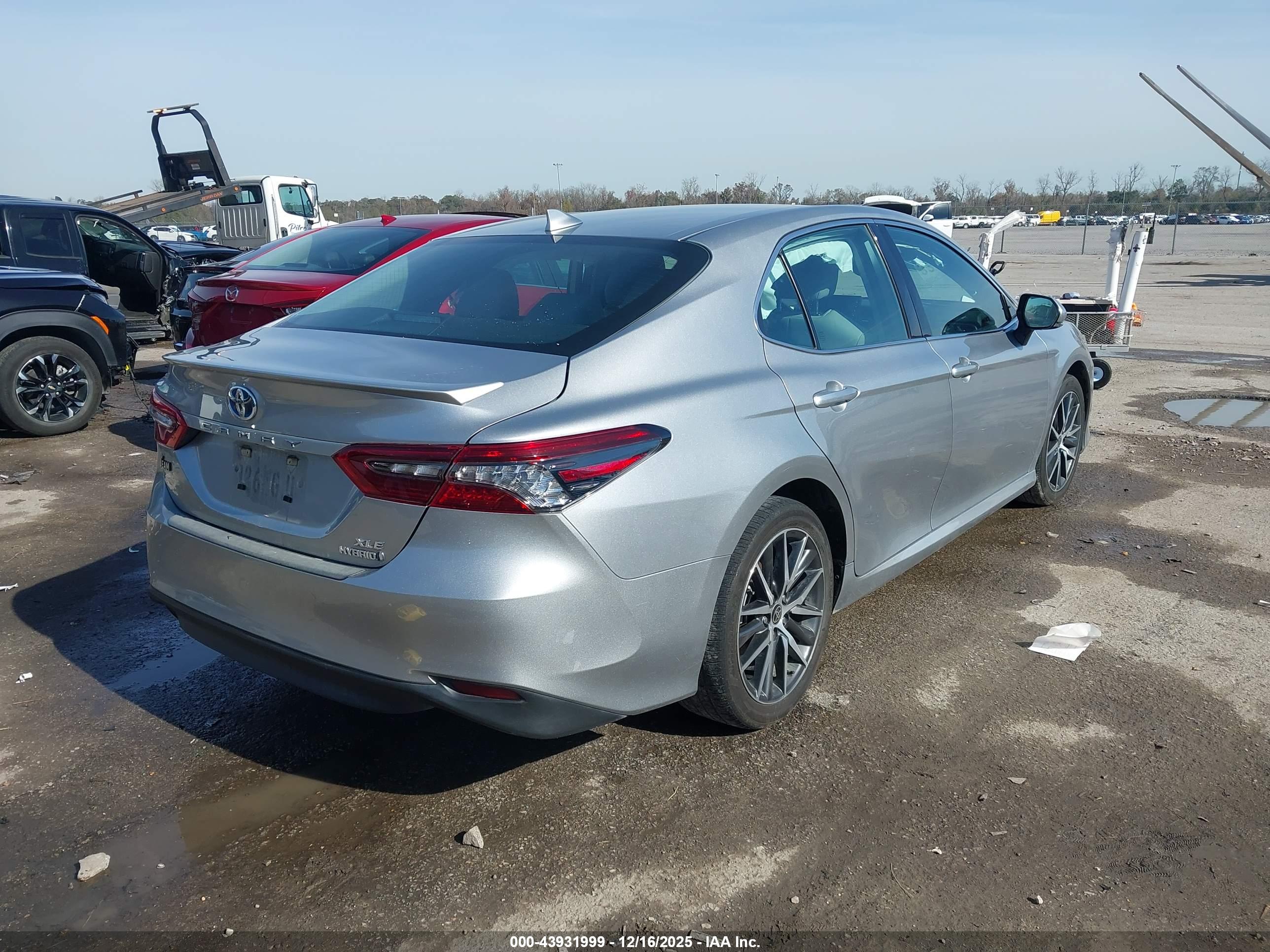 TOYOTA CAMRY image 4