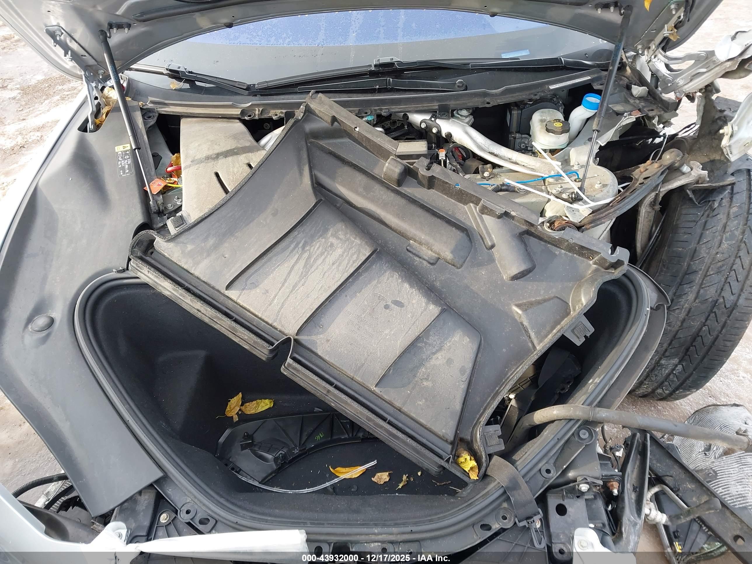TESLA MODEL image 10