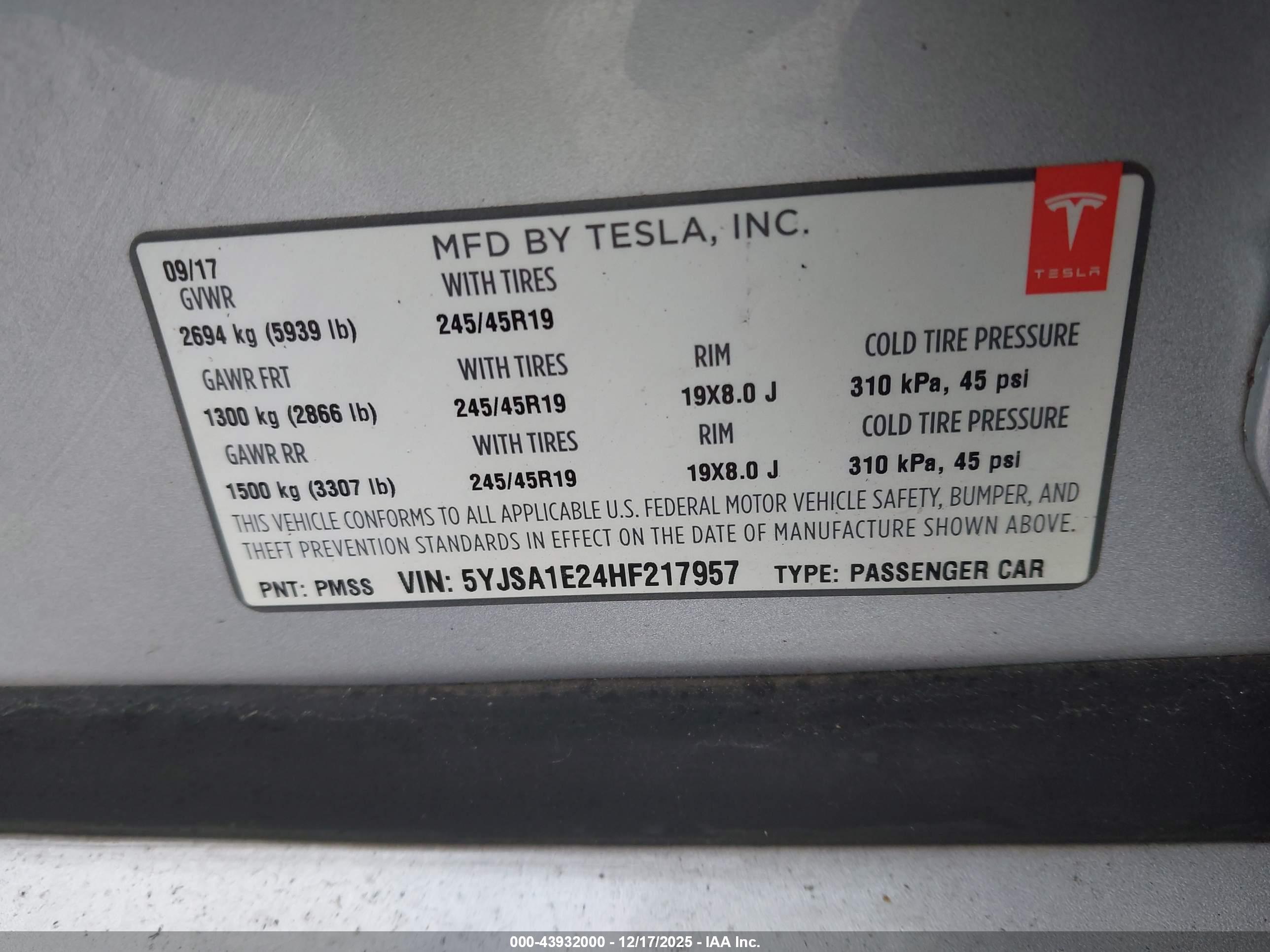 TESLA MODEL image 9