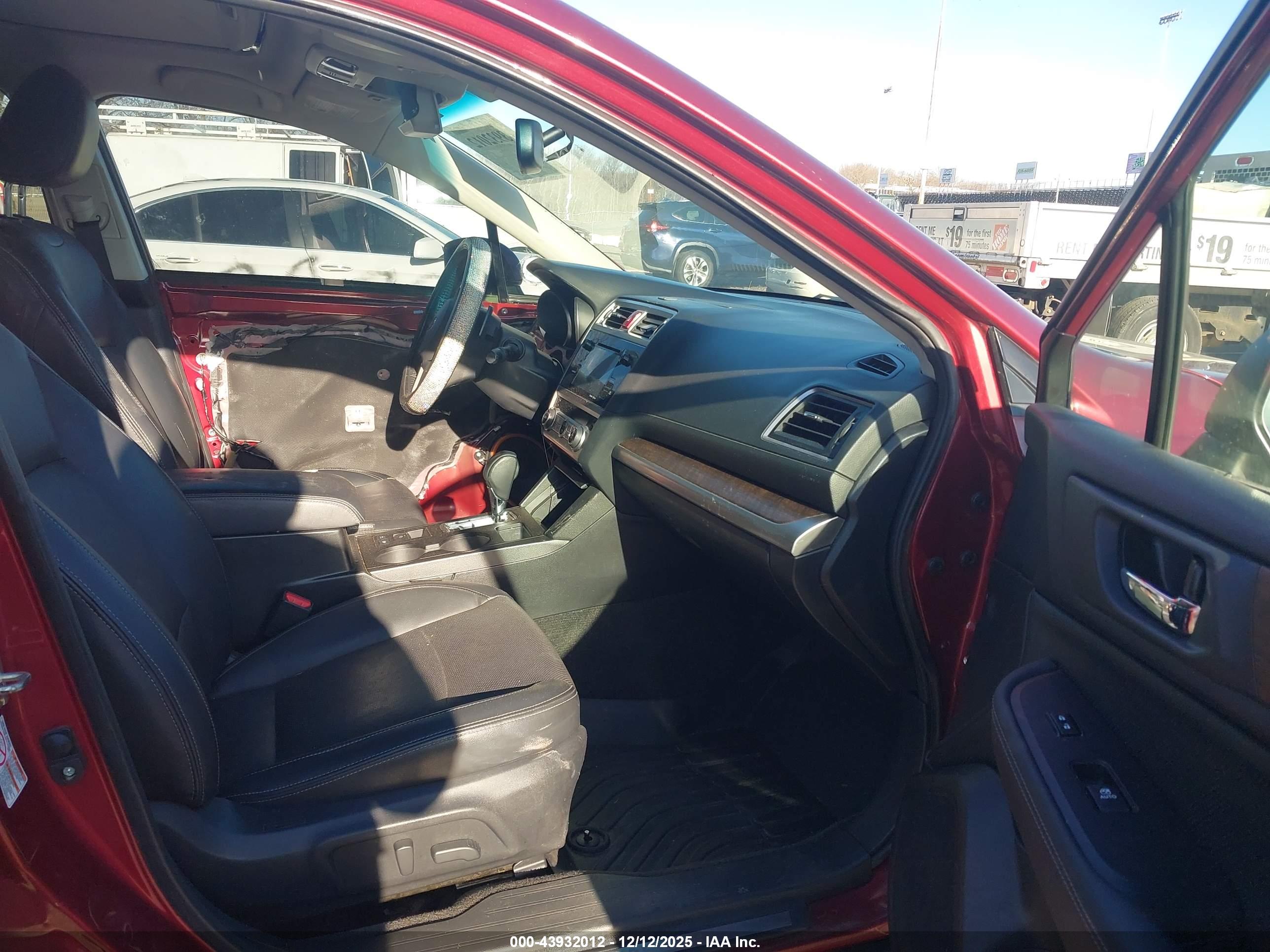 SUBARU OUTBACK image 5