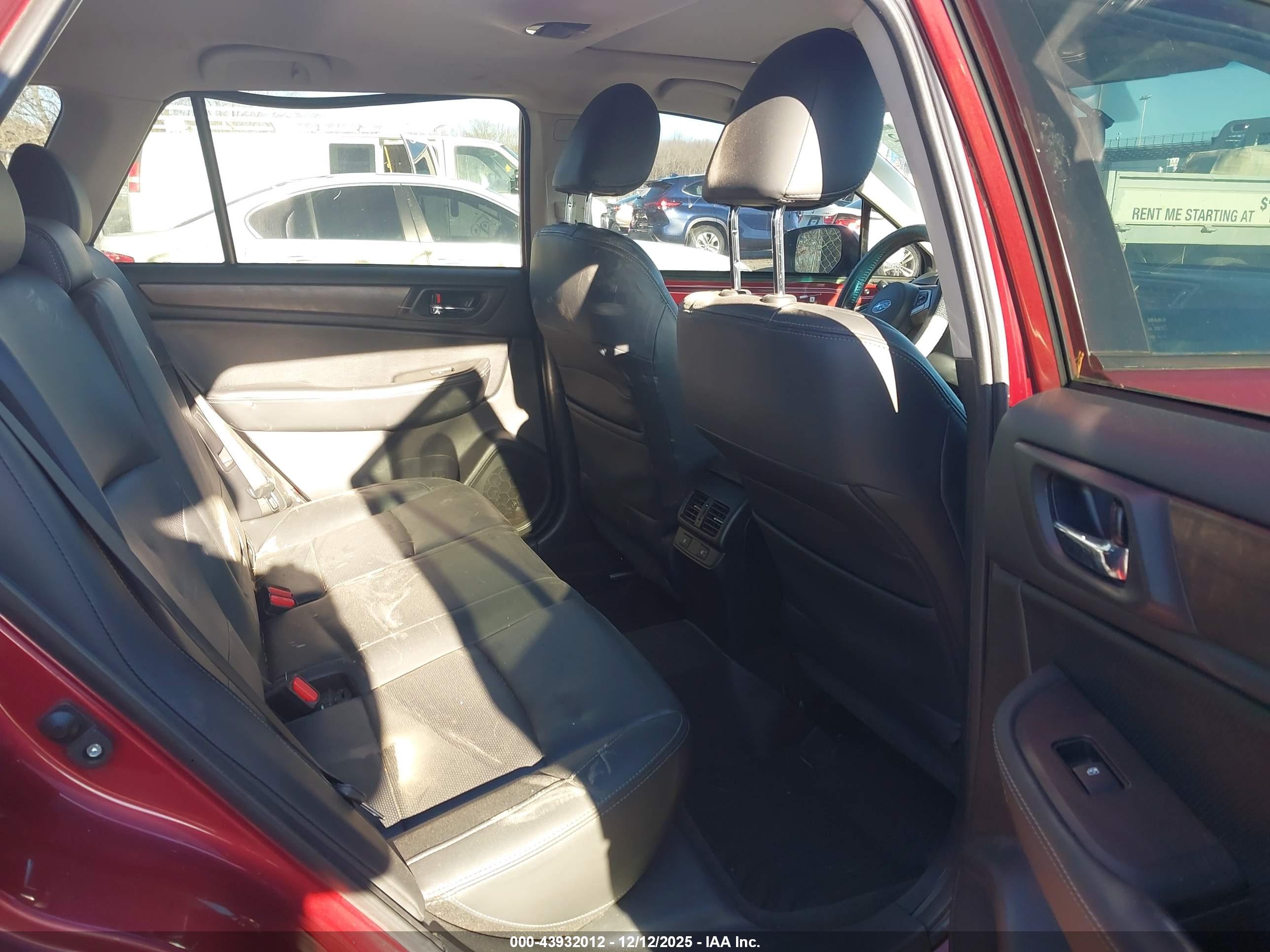 SUBARU OUTBACK image 8
