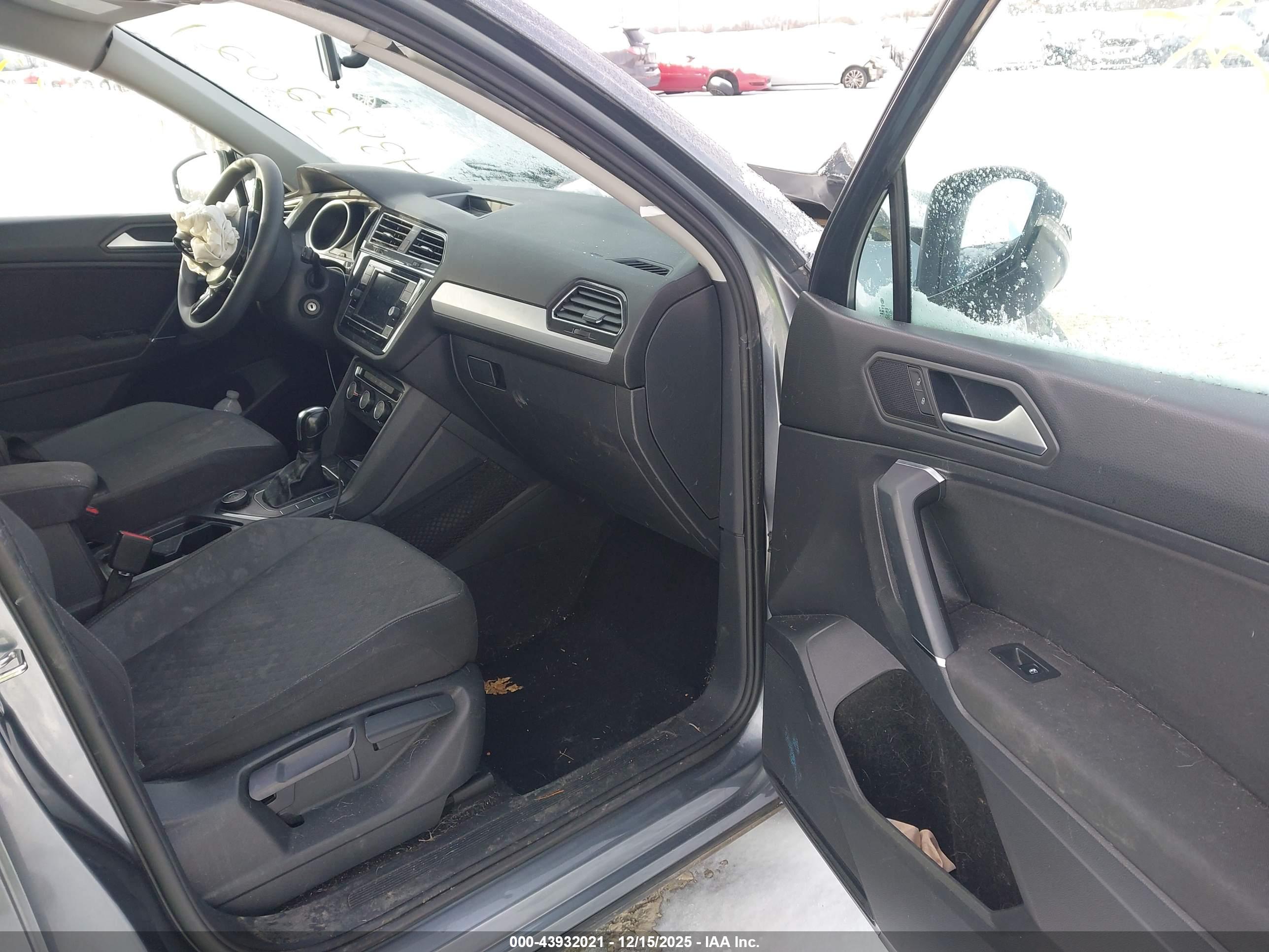 VOLKSWAGEN TIGUAN image 5