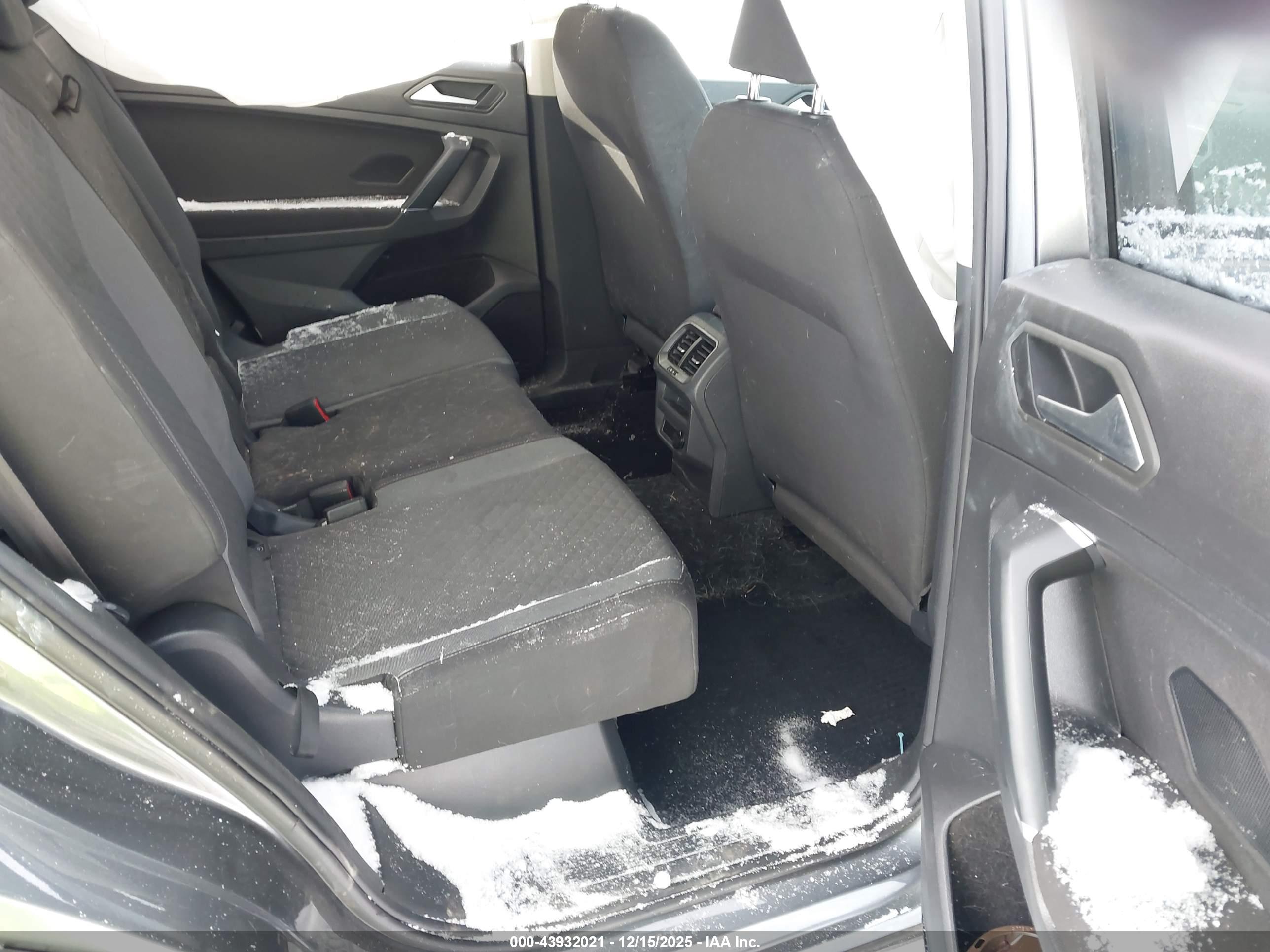 VOLKSWAGEN TIGUAN image 8