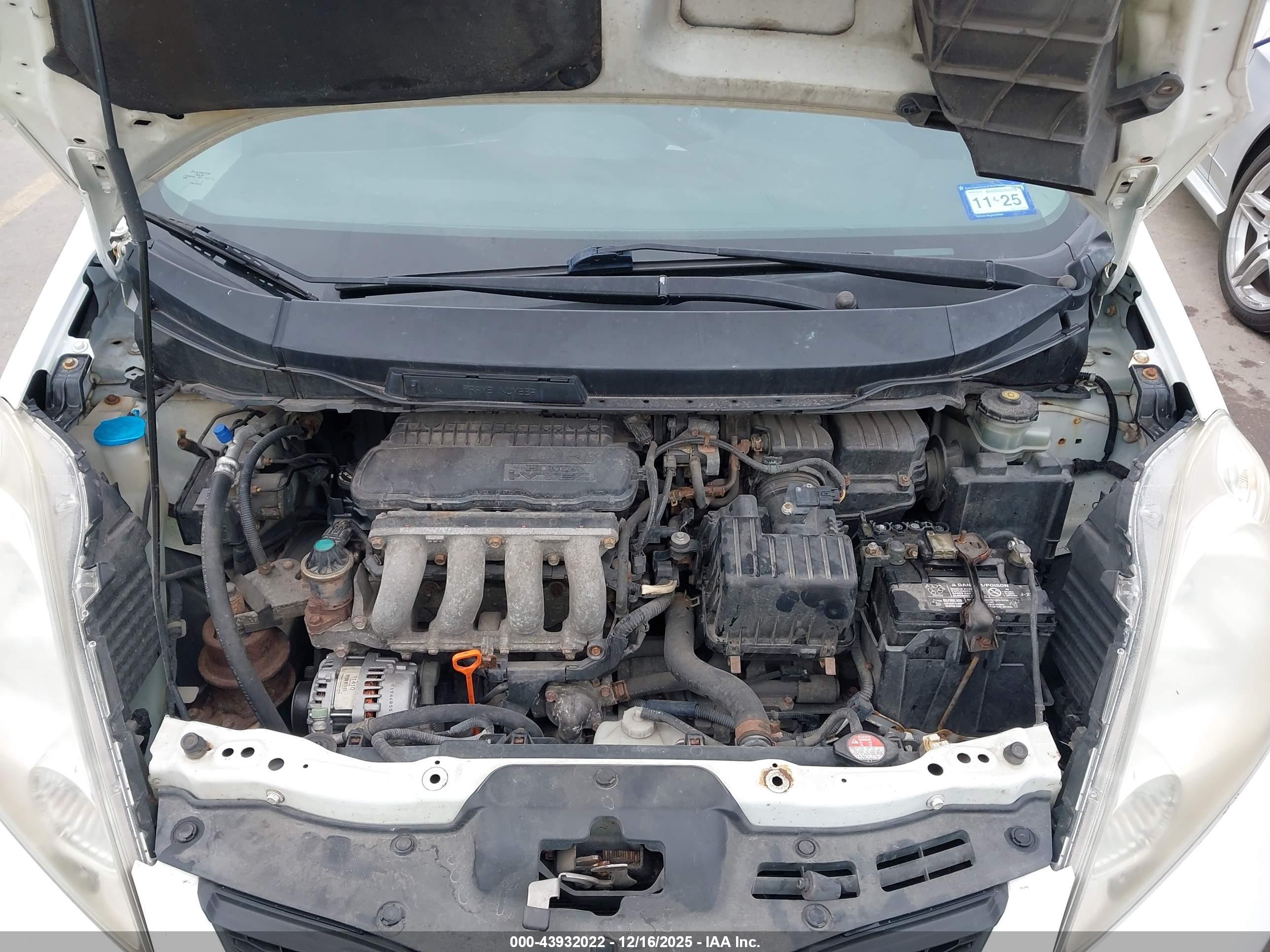 HONDA FIT image 10