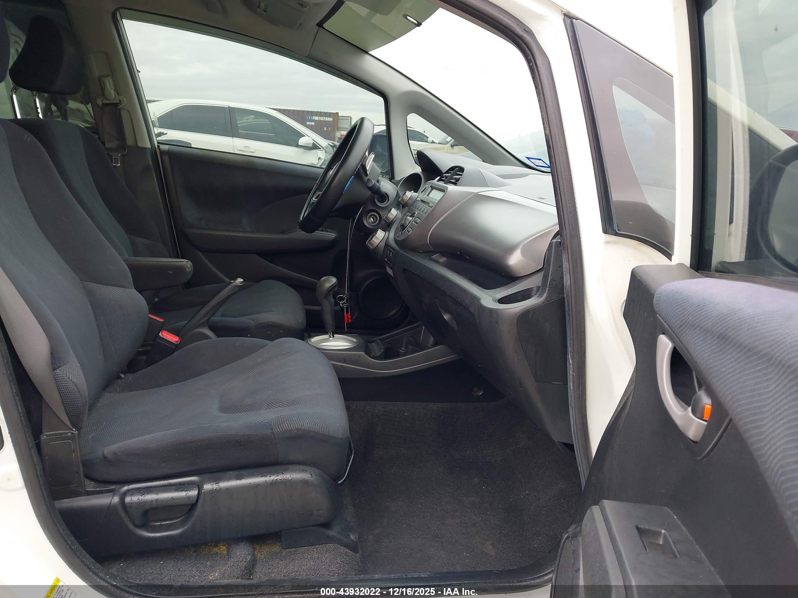 HONDA FIT image 5