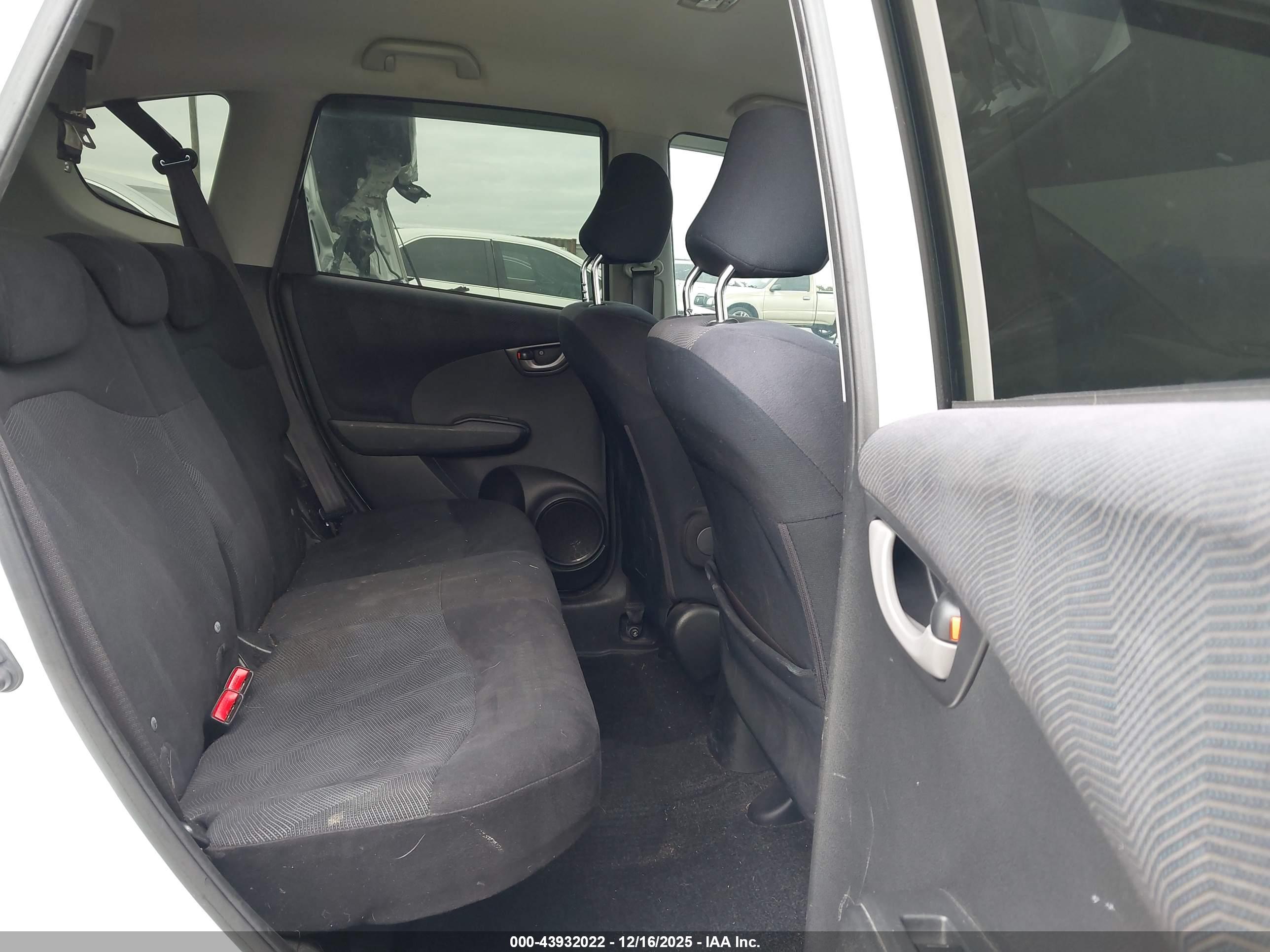 HONDA FIT image 8