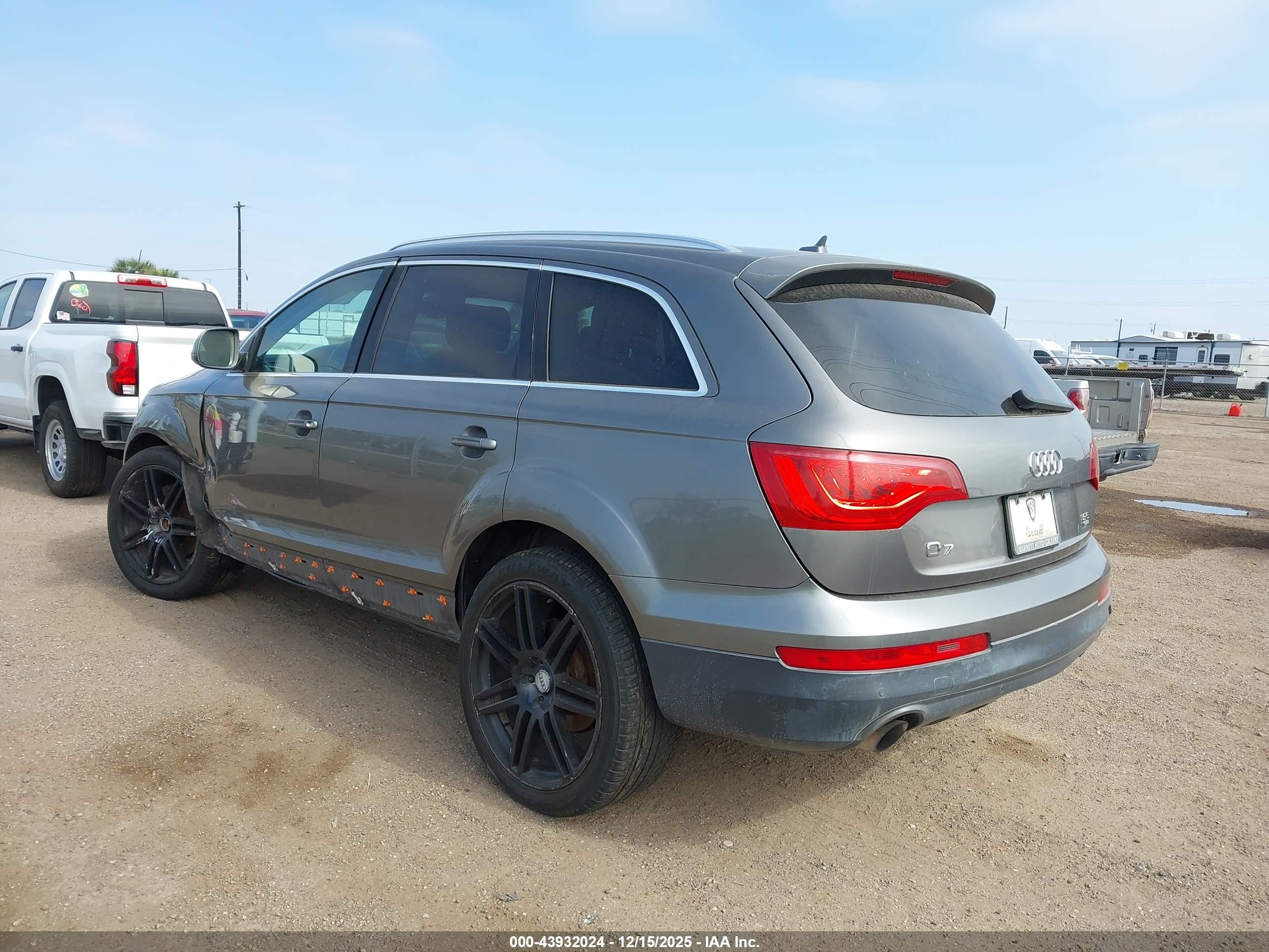AUDI Q7 image 3