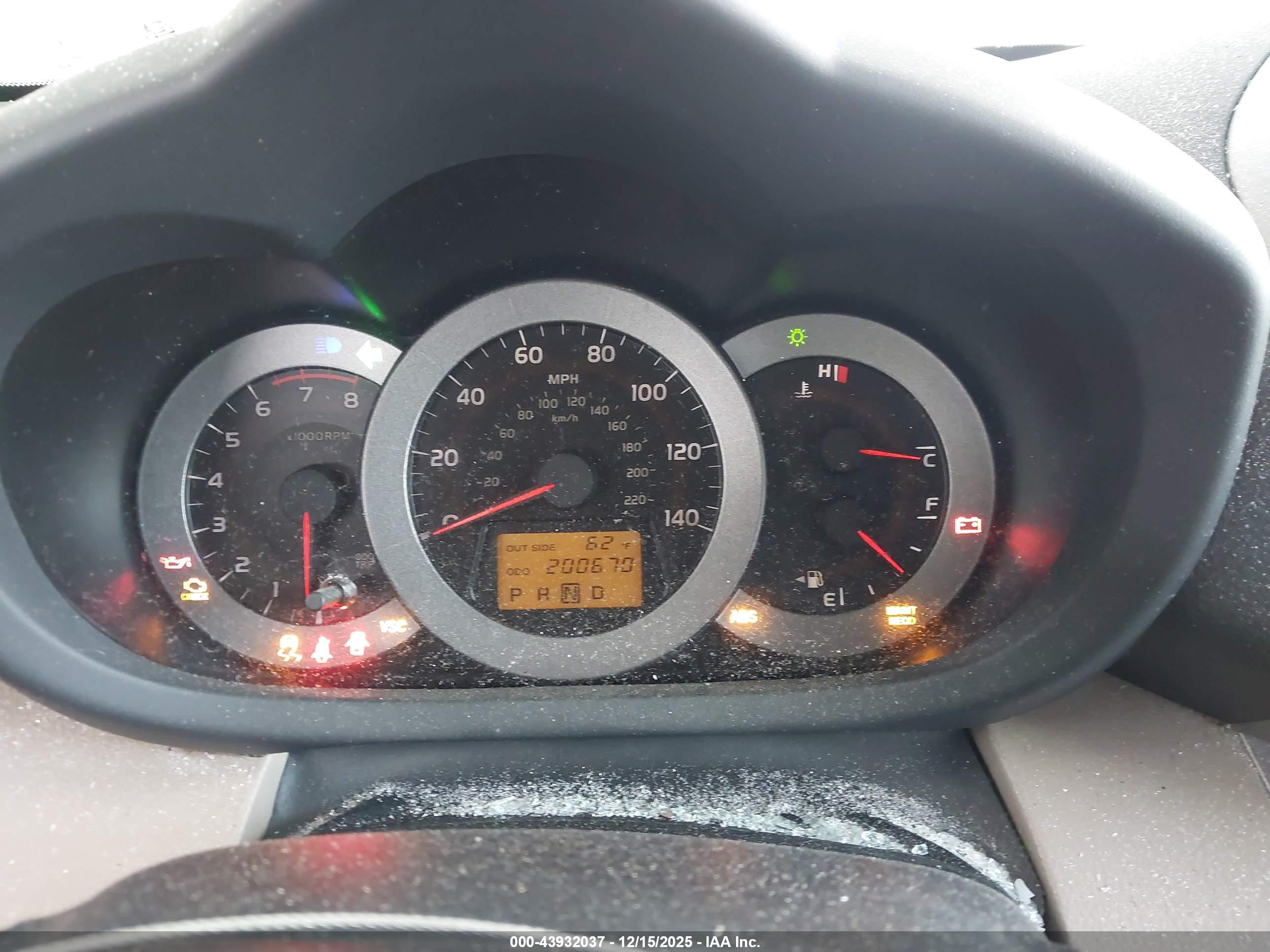 TOYOTA RAV4 image 7