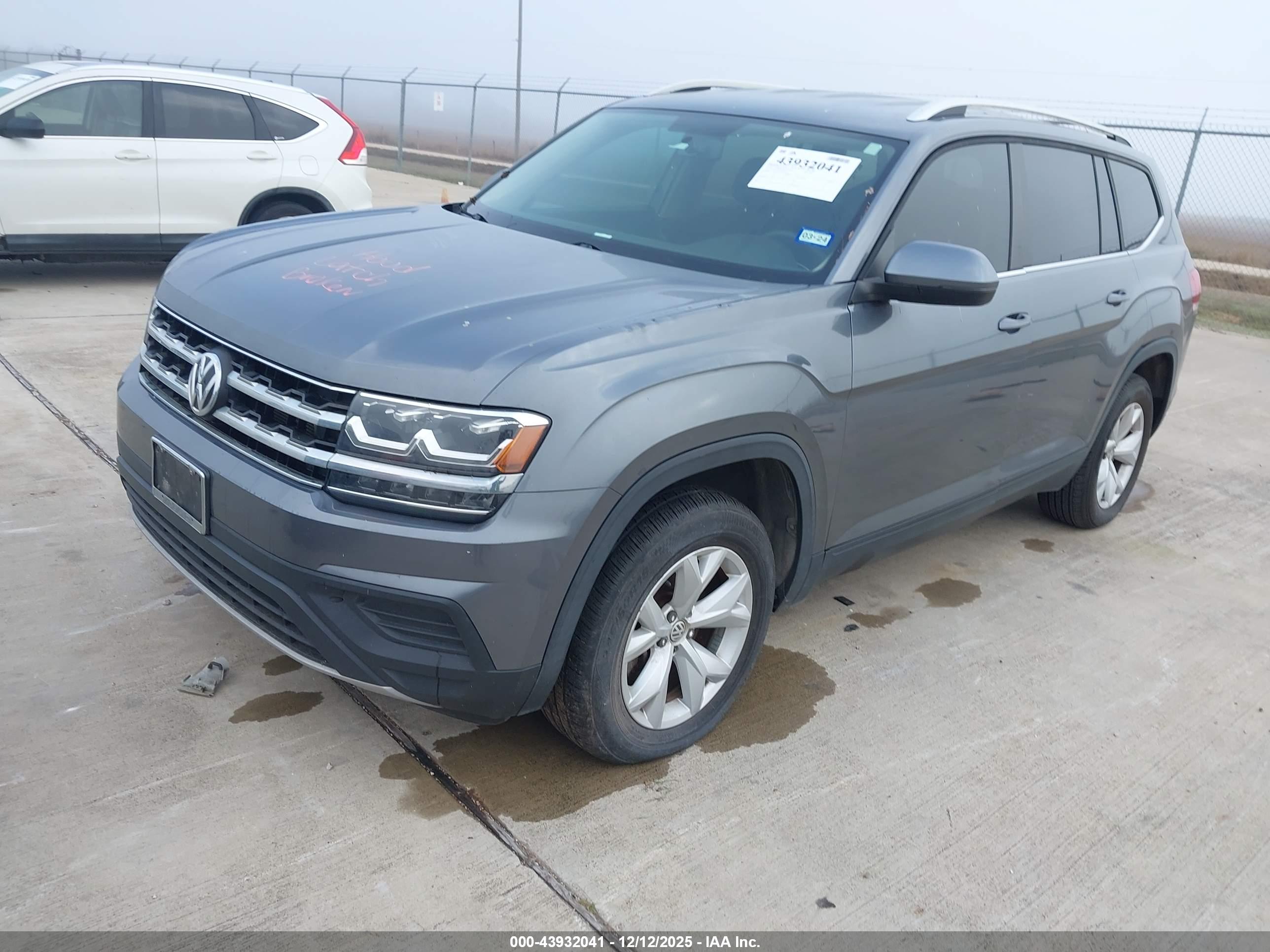 VOLKSWAGEN ATLAS image 2