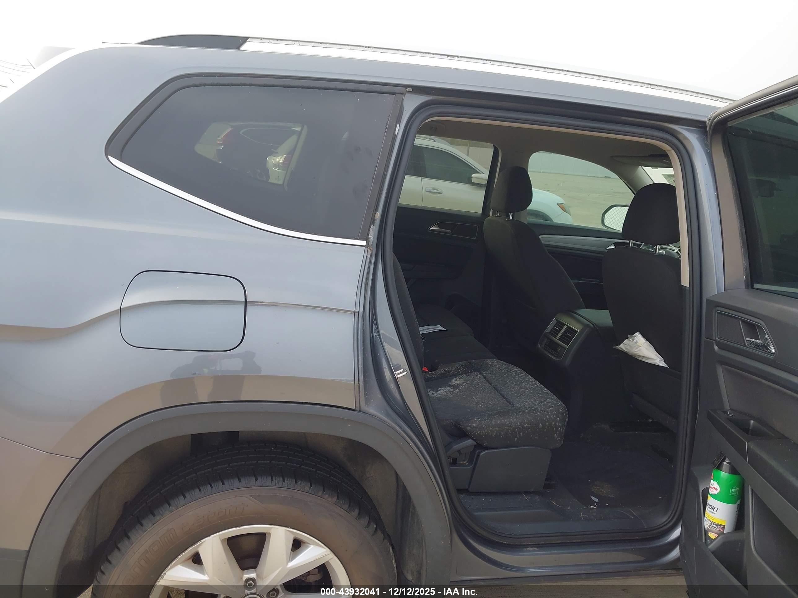 VOLKSWAGEN ATLAS image 8