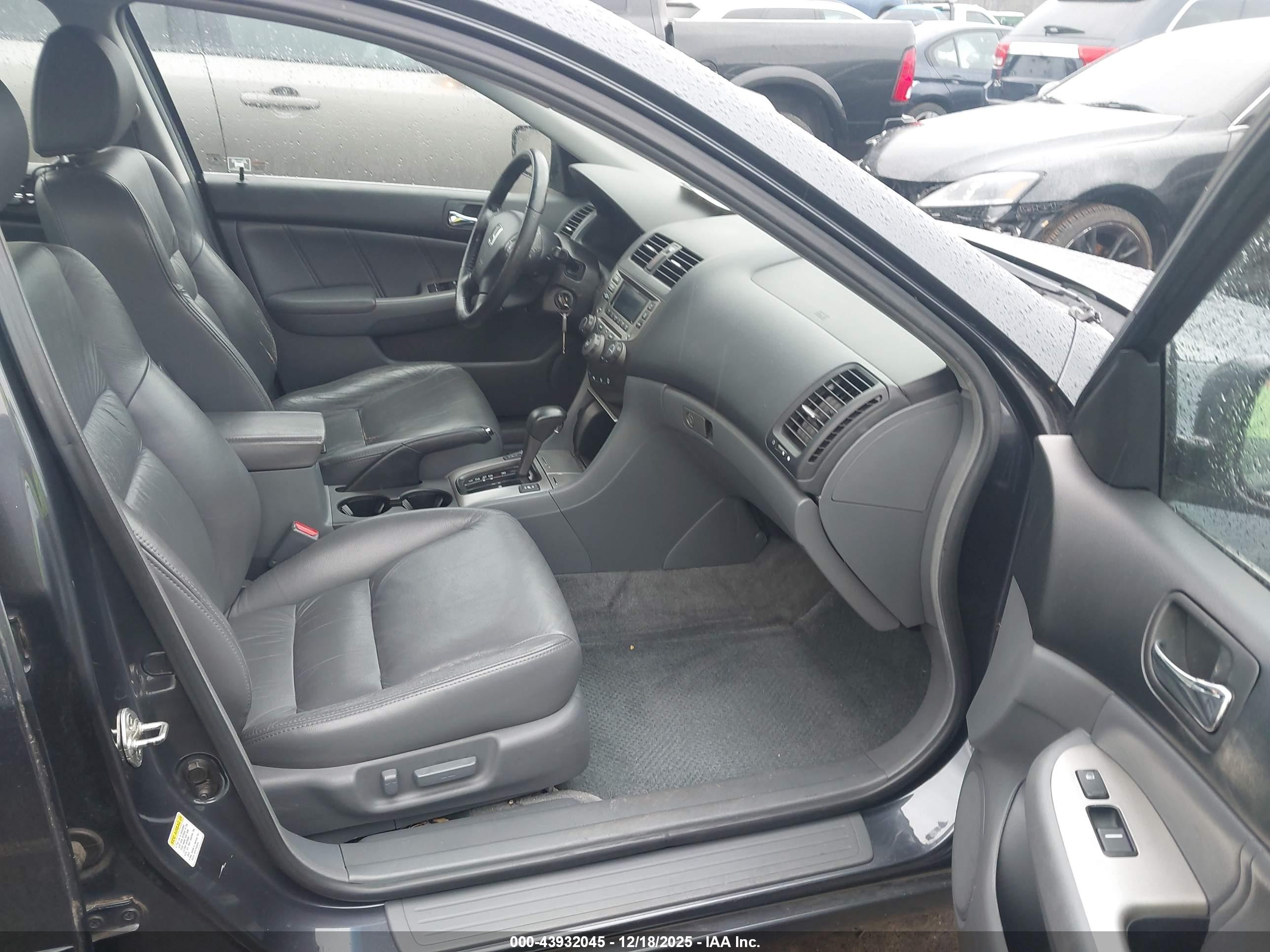 HONDA ACCORD image 5