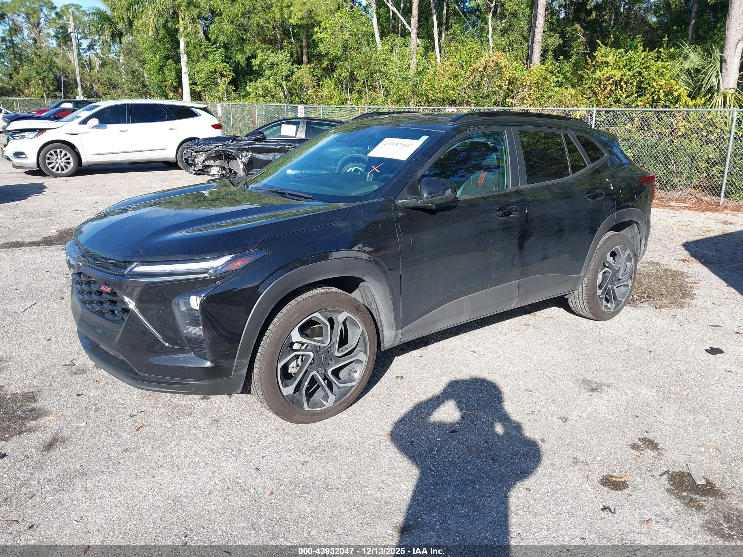 CHEVROLET TRAX image 2