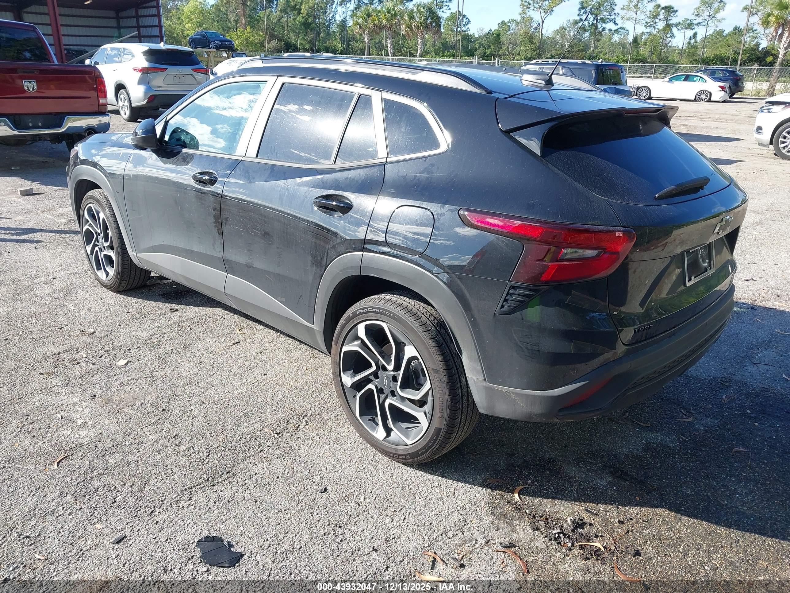 CHEVROLET TRAX image 3