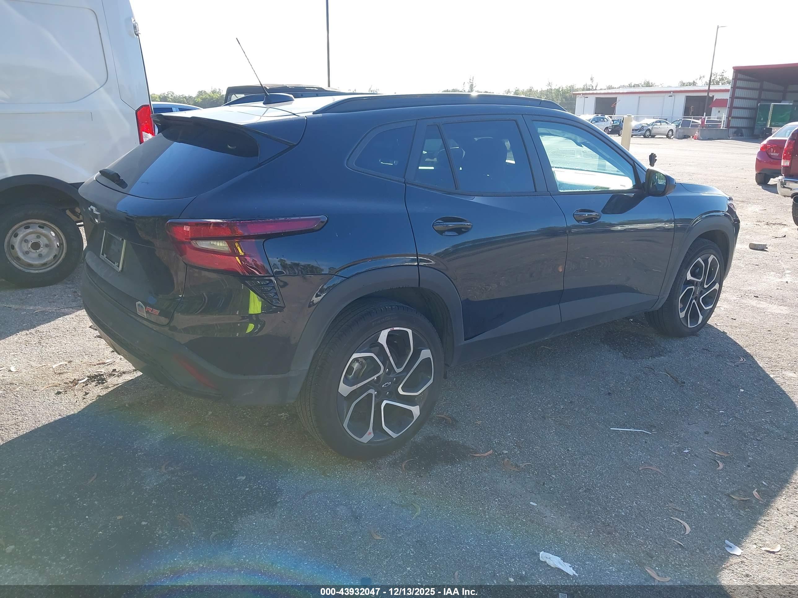 CHEVROLET TRAX image 4