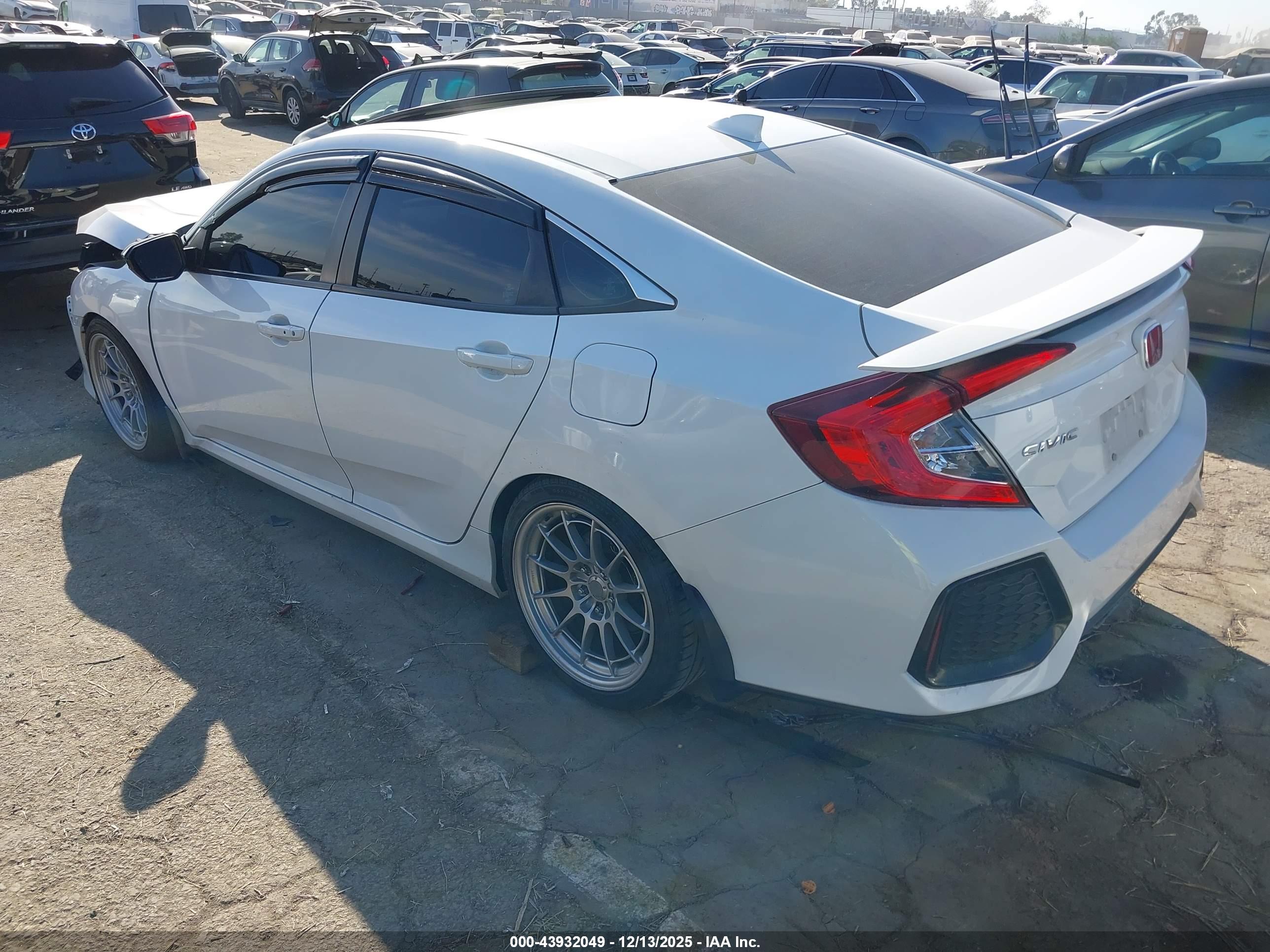 HONDA CIVIC image 3