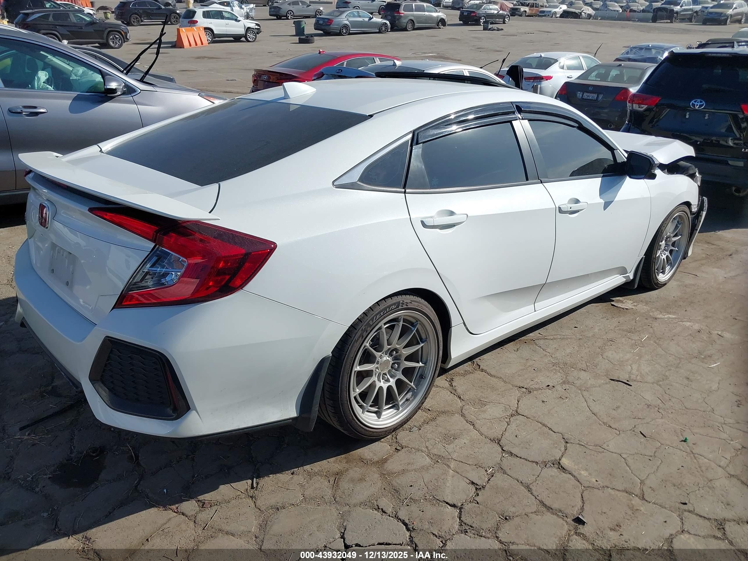 HONDA CIVIC image 4