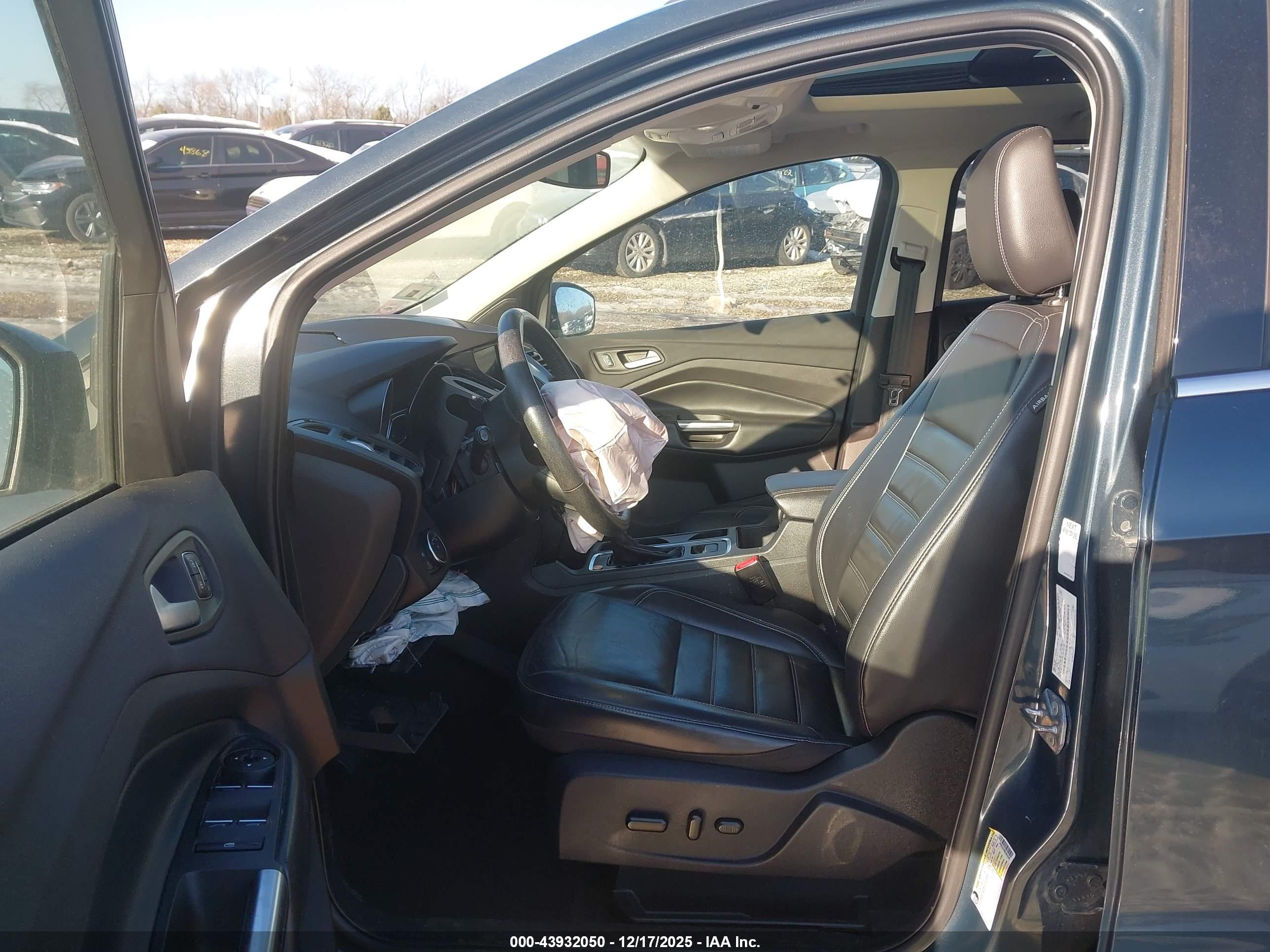 FORD ESCAPE image 5