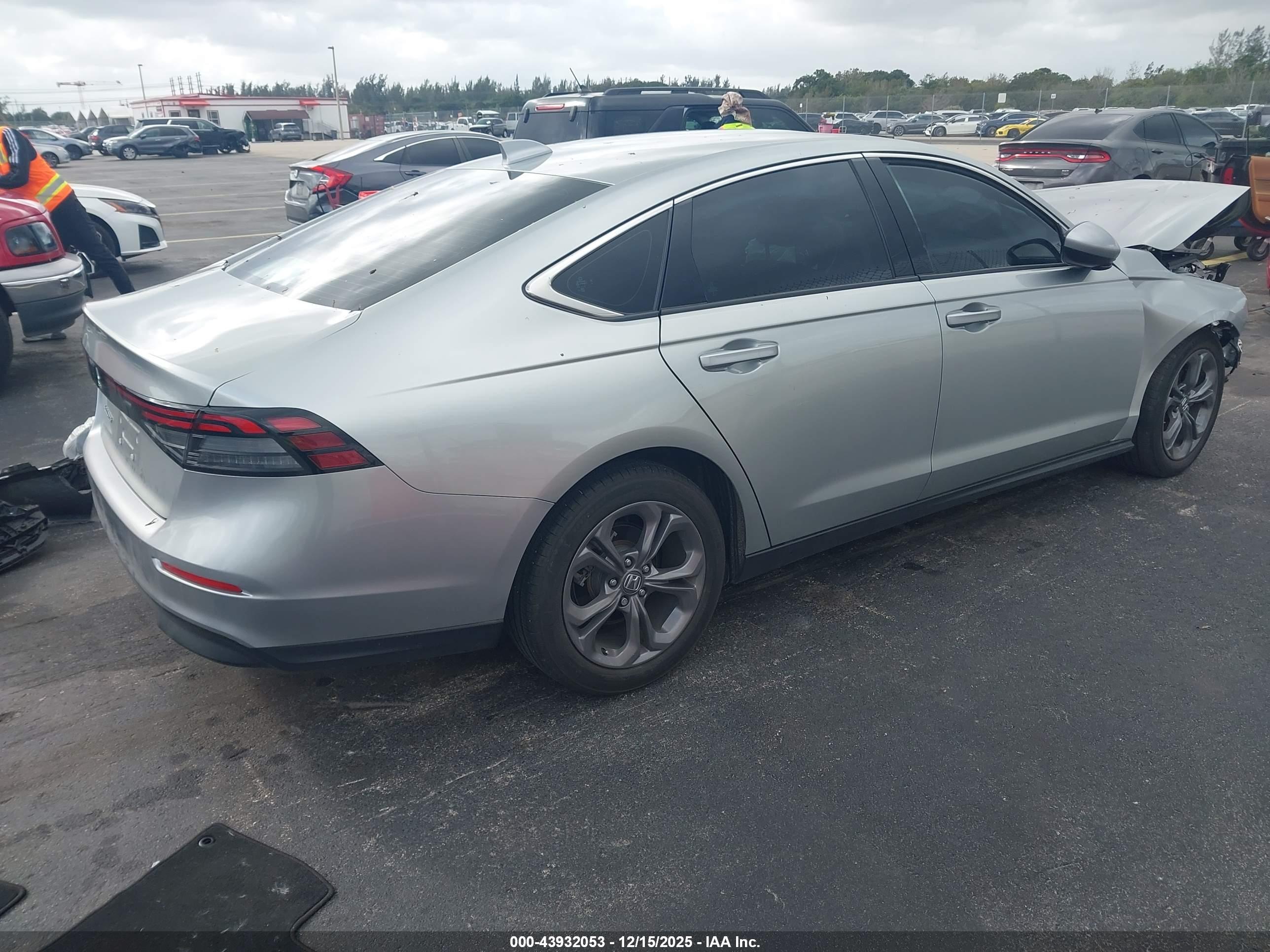 HONDA ACCORD image 4