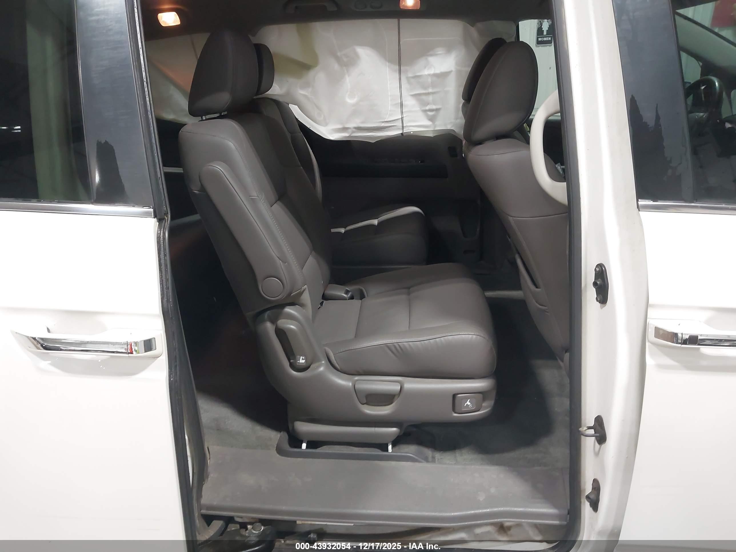 HONDA ODYSSEY image 8