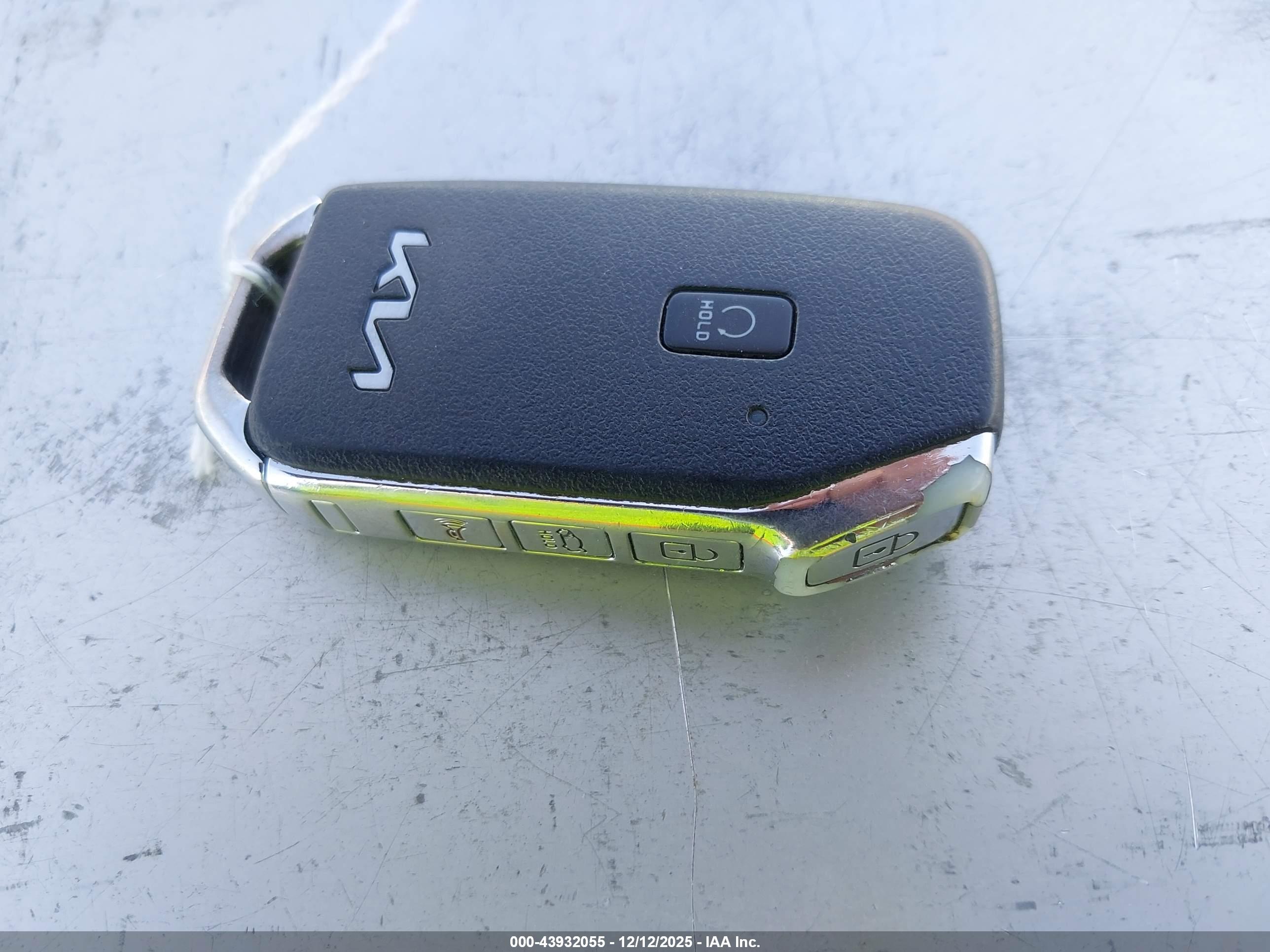KIA K5 image 11