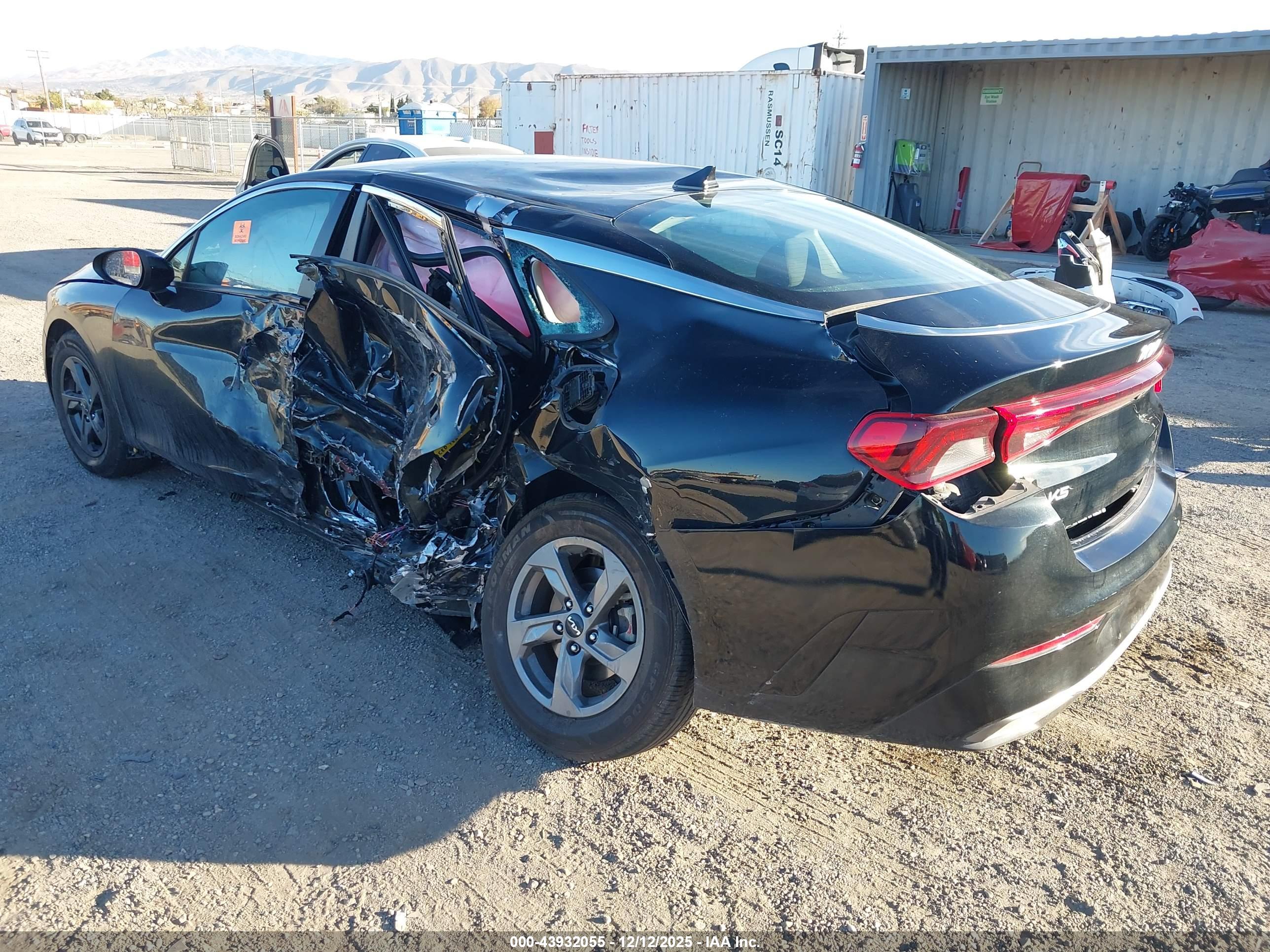 KIA K5 image 3