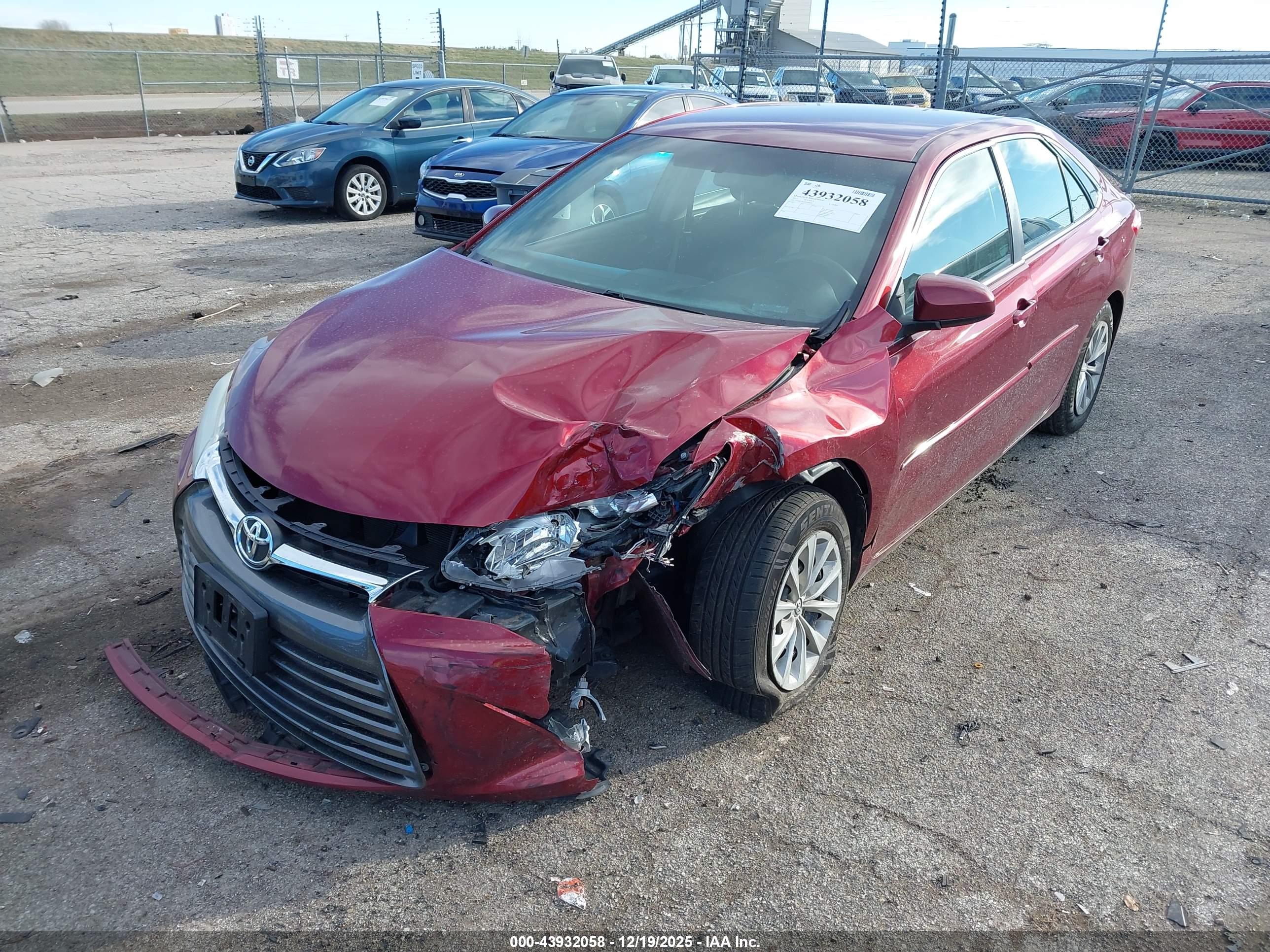 TOYOTA CAMRY image 2