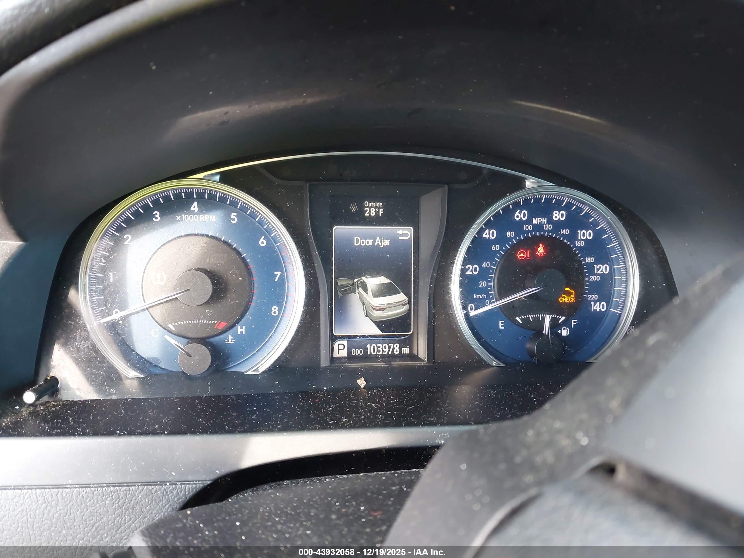TOYOTA CAMRY image 7