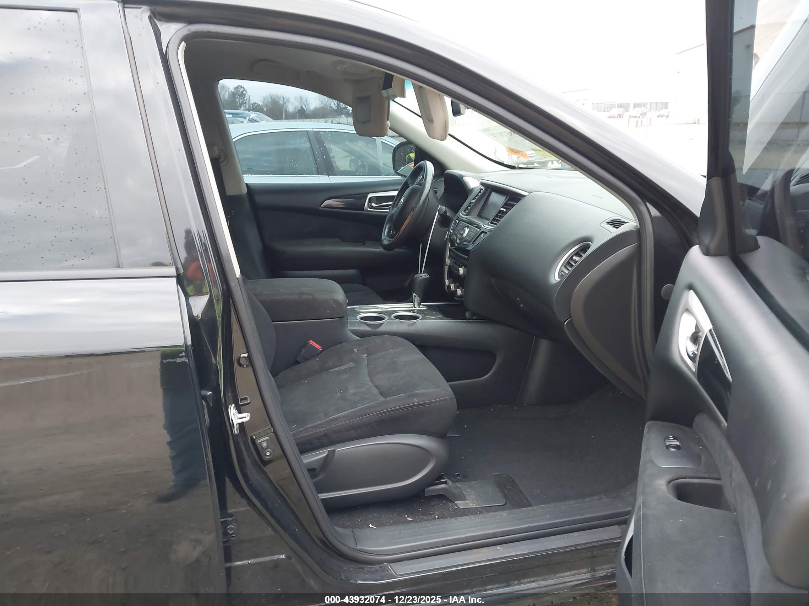 NISSAN PATHFINDER image 5