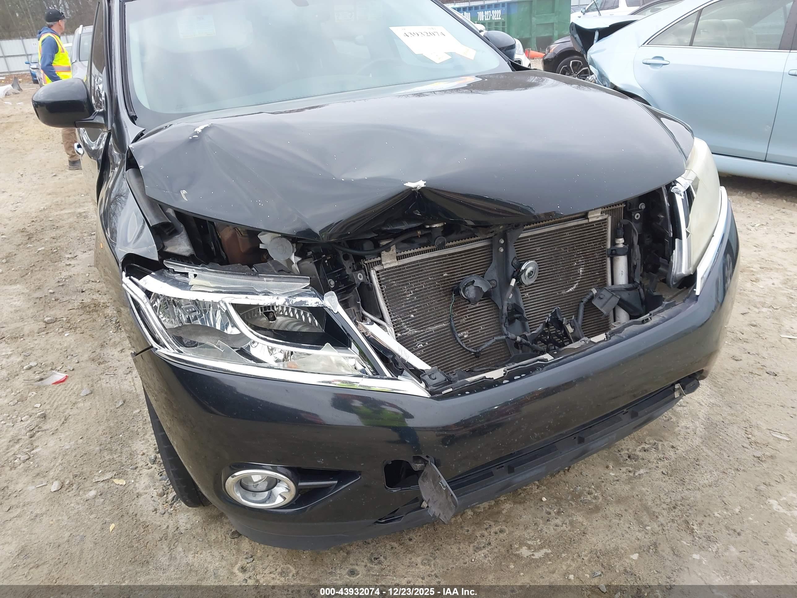 NISSAN PATHFINDER image 6
