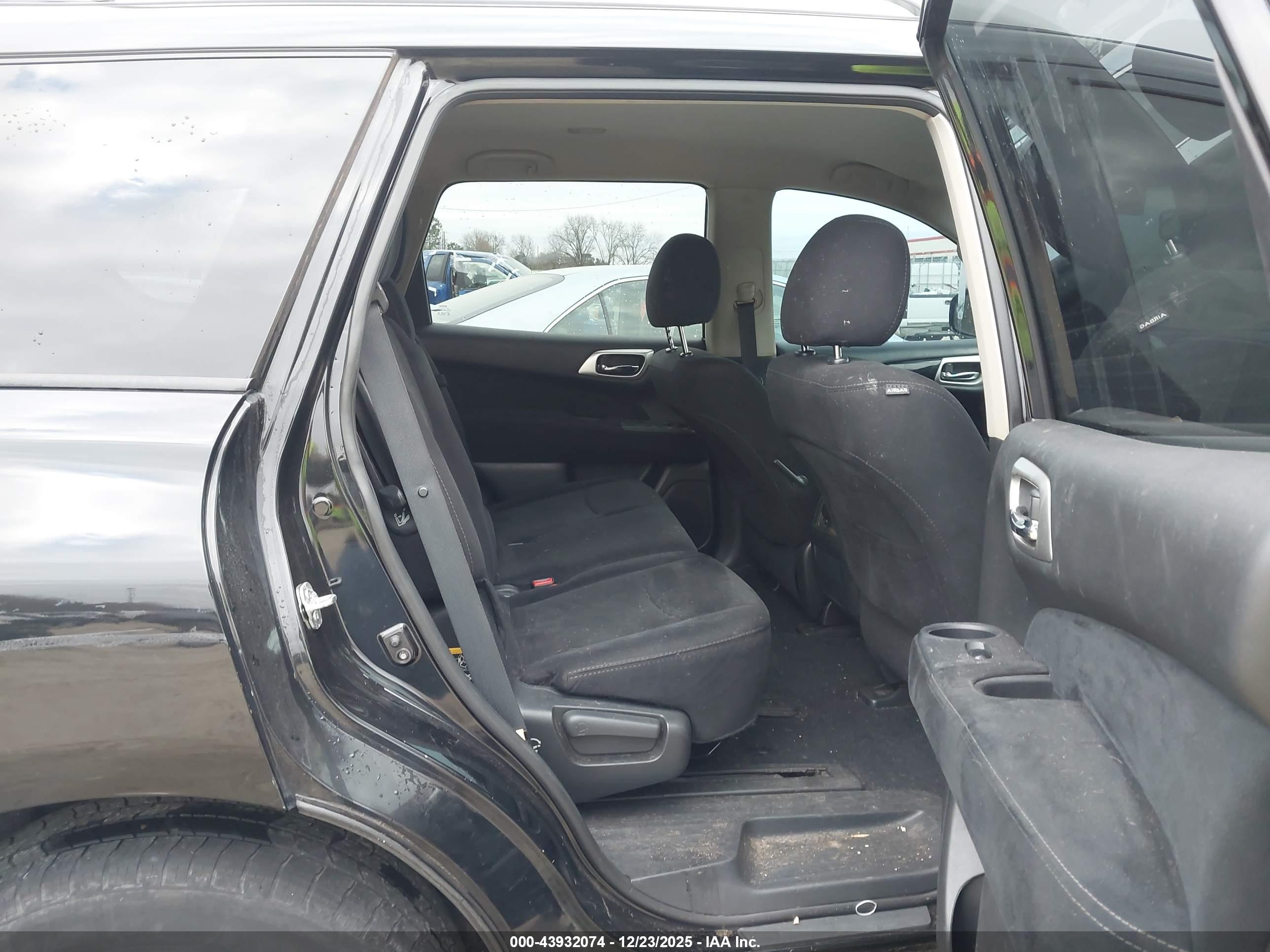 NISSAN PATHFINDER image 8
