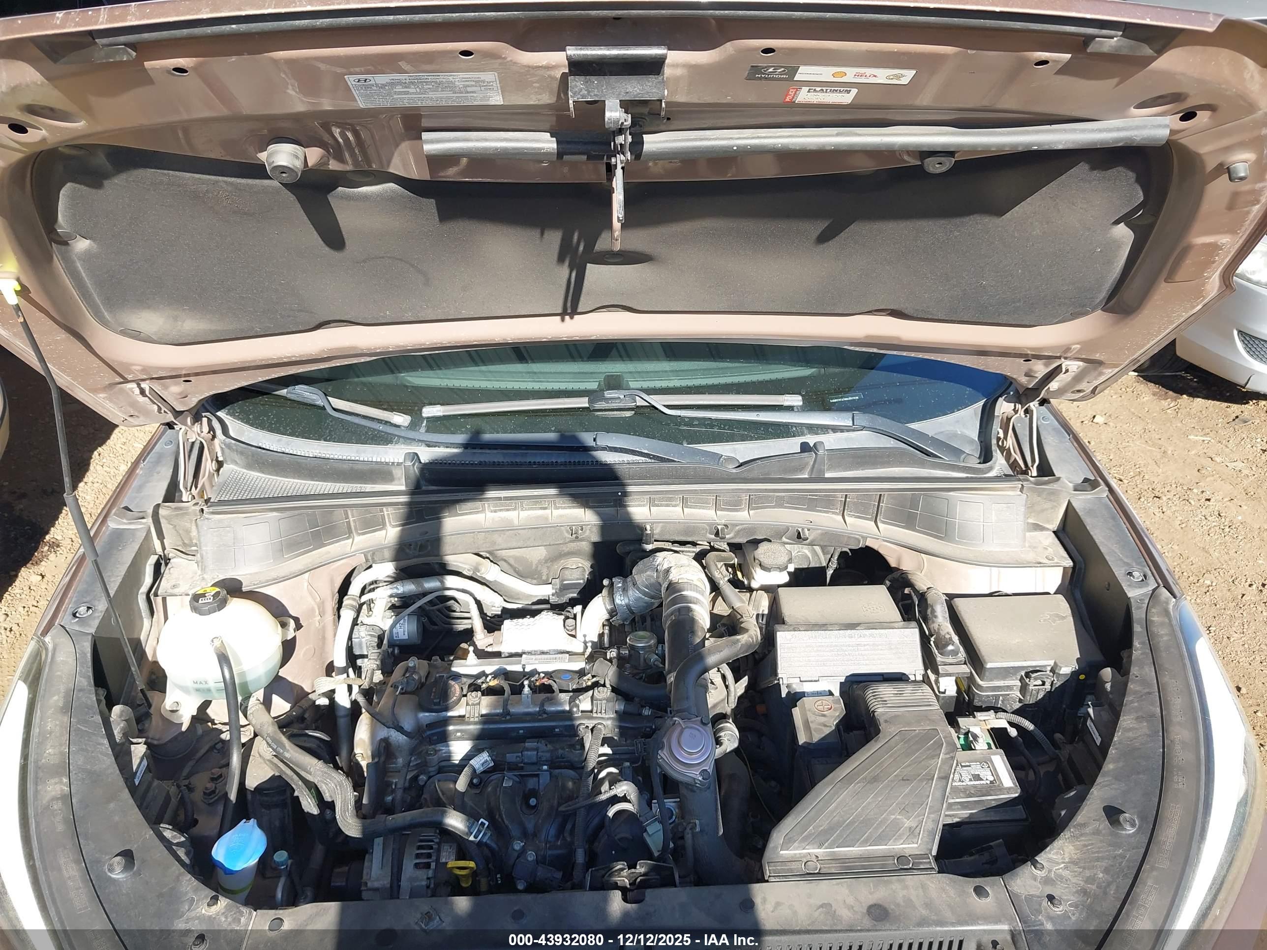 HYUNDAI TUCSON image 10
