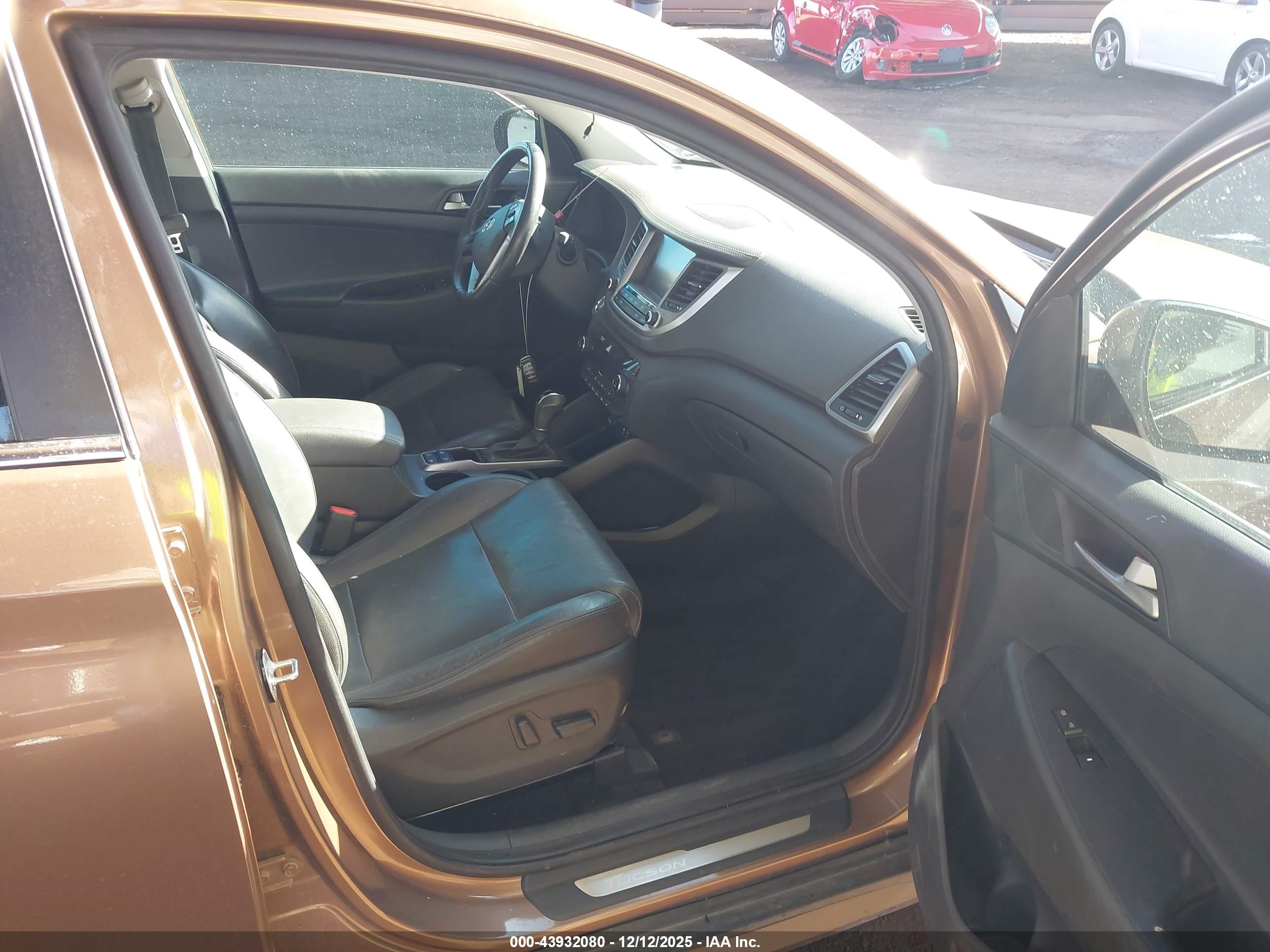 HYUNDAI TUCSON image 5
