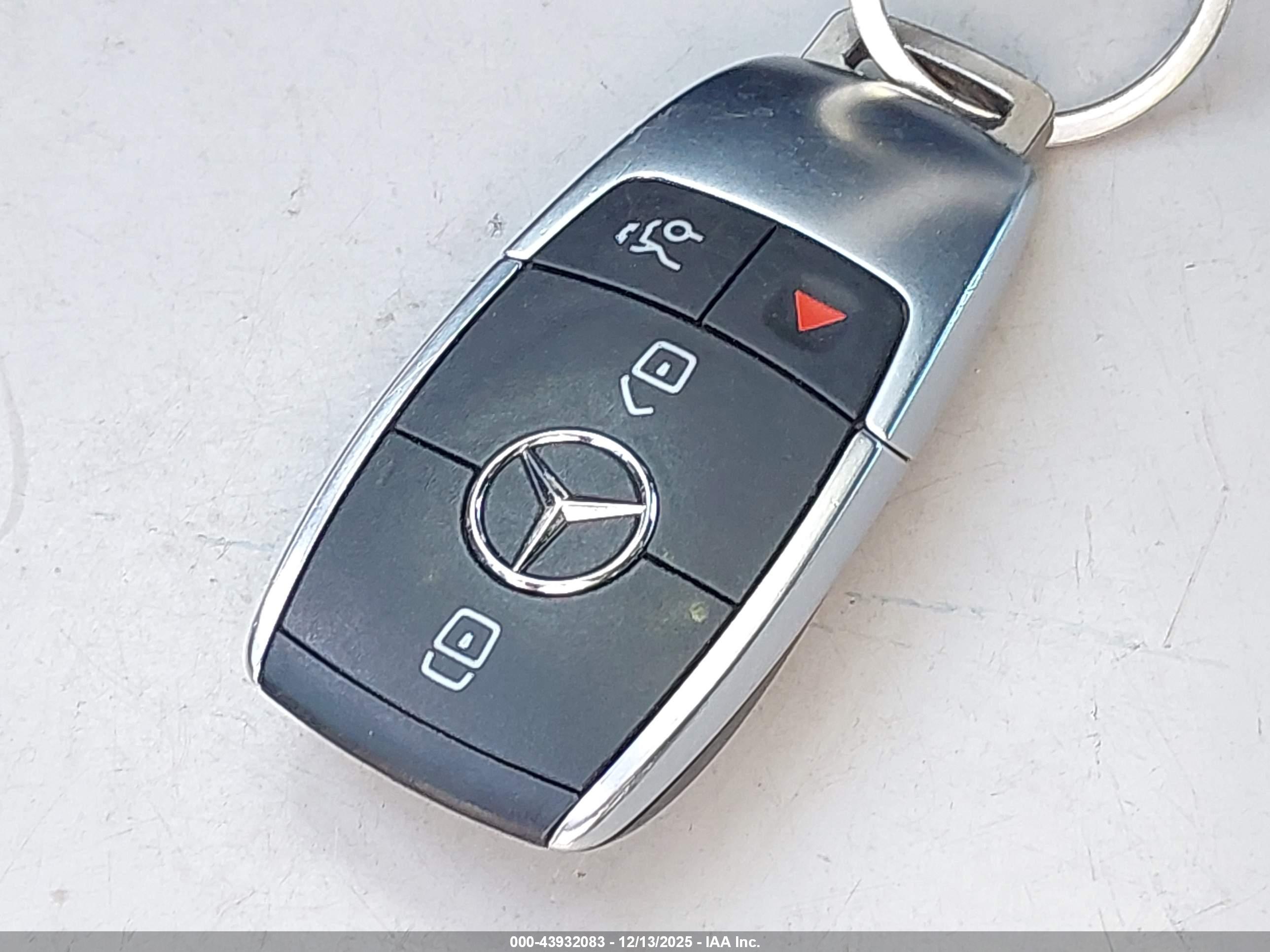 MERCEDES-BENZ GLE image 11