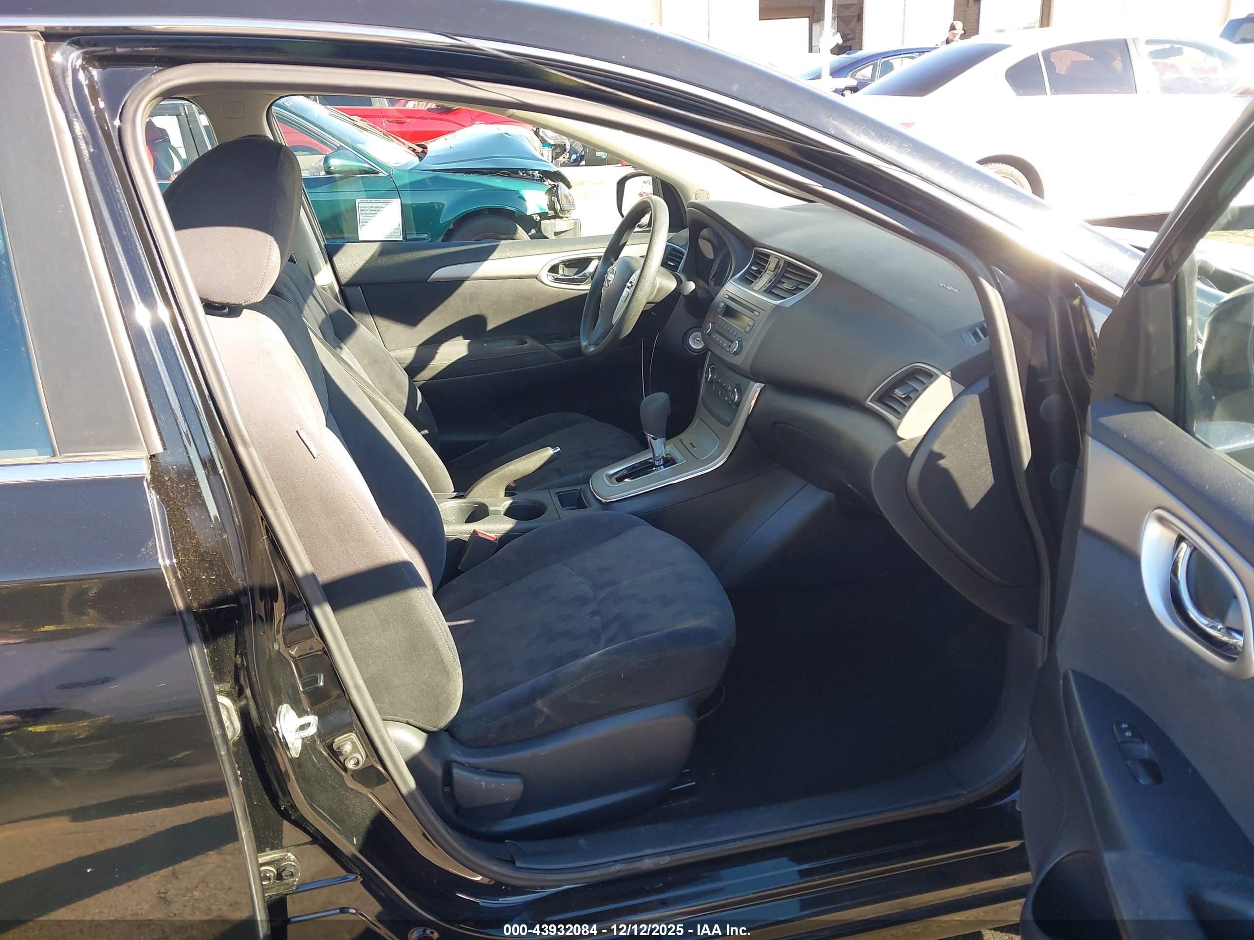 NISSAN SENTRA image 5