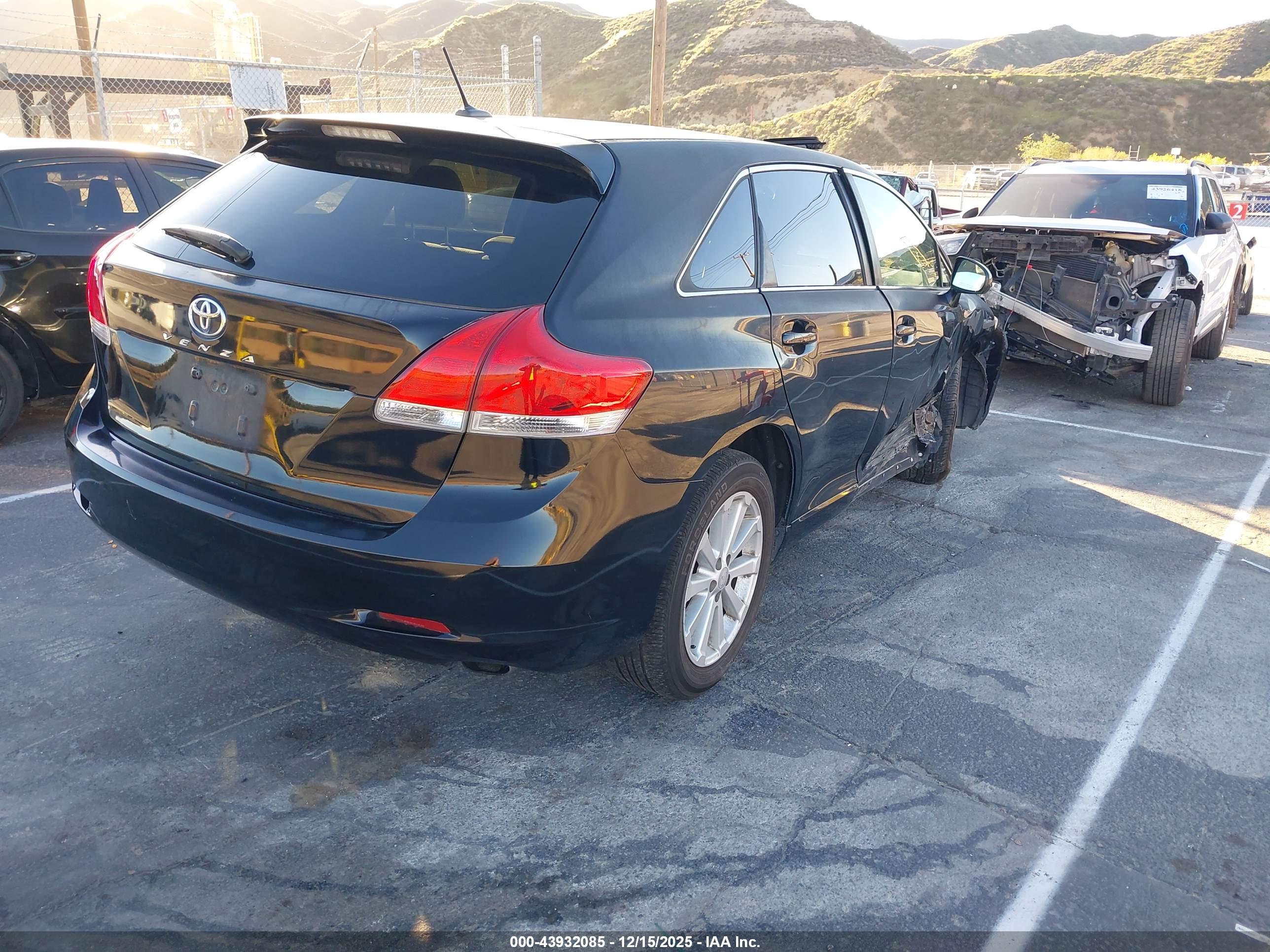 TOYOTA VENZA image 4