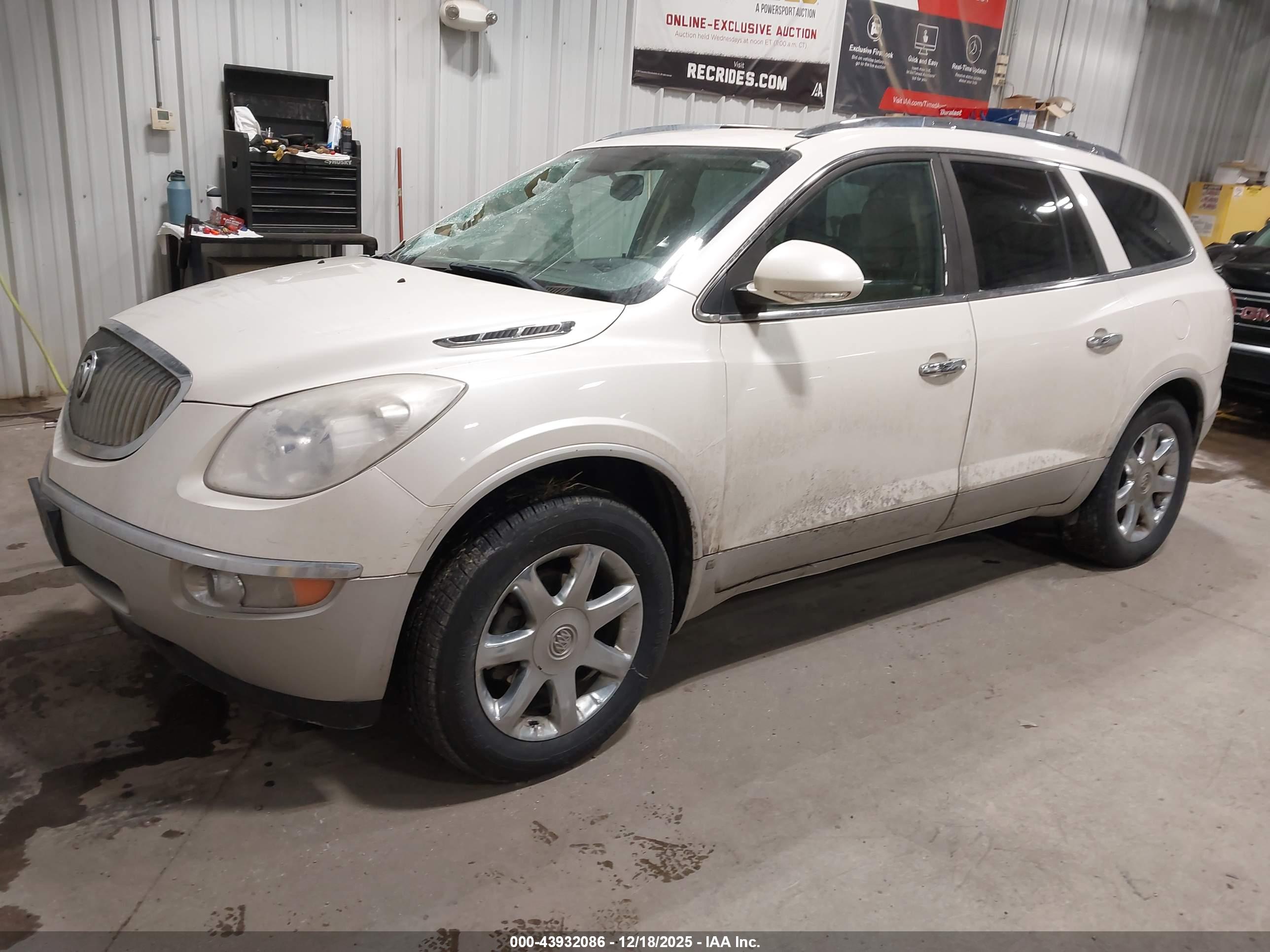 BUICK ENCLAVE image 2