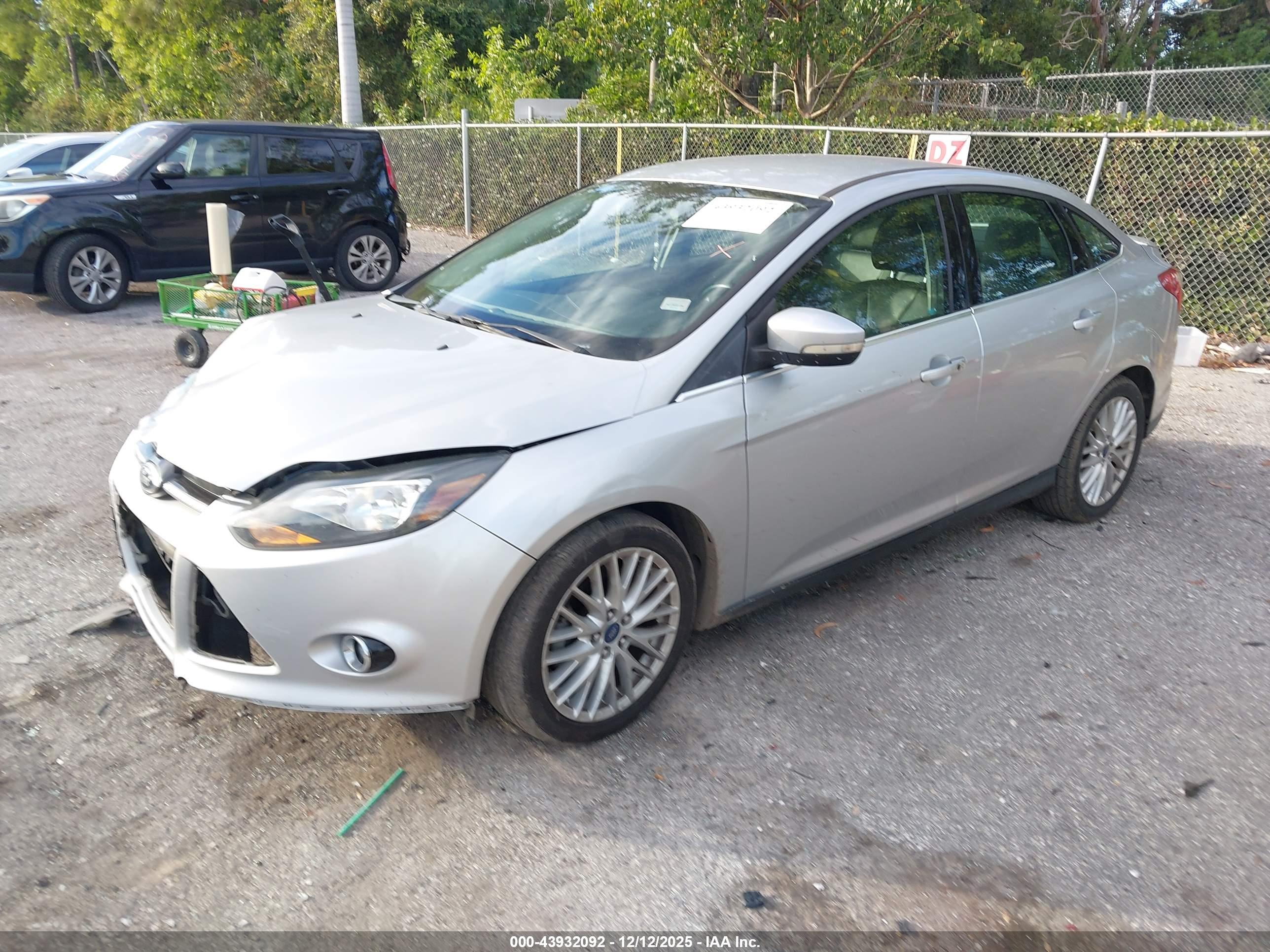 FORD FOCUS image 2