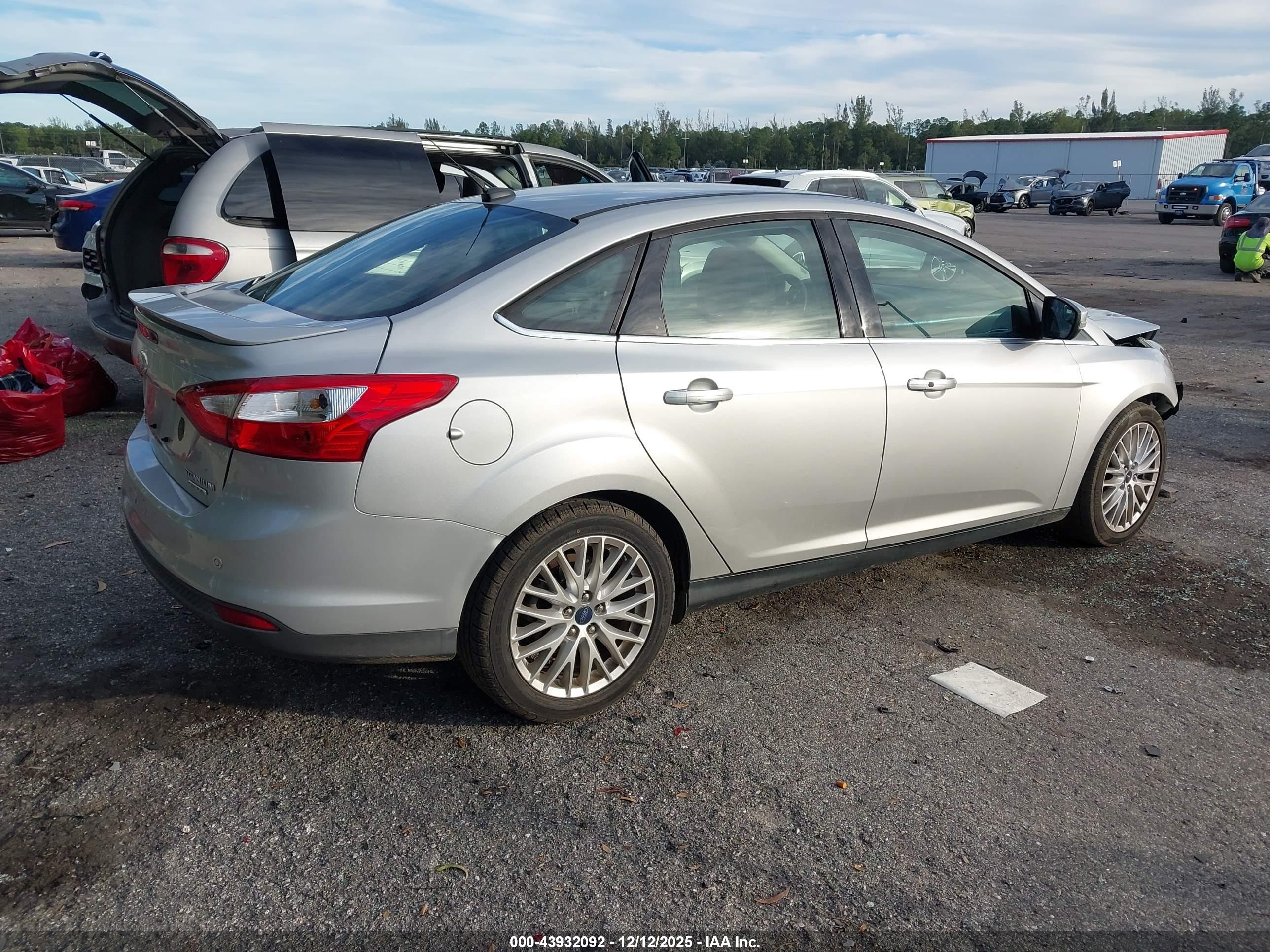 FORD FOCUS image 4