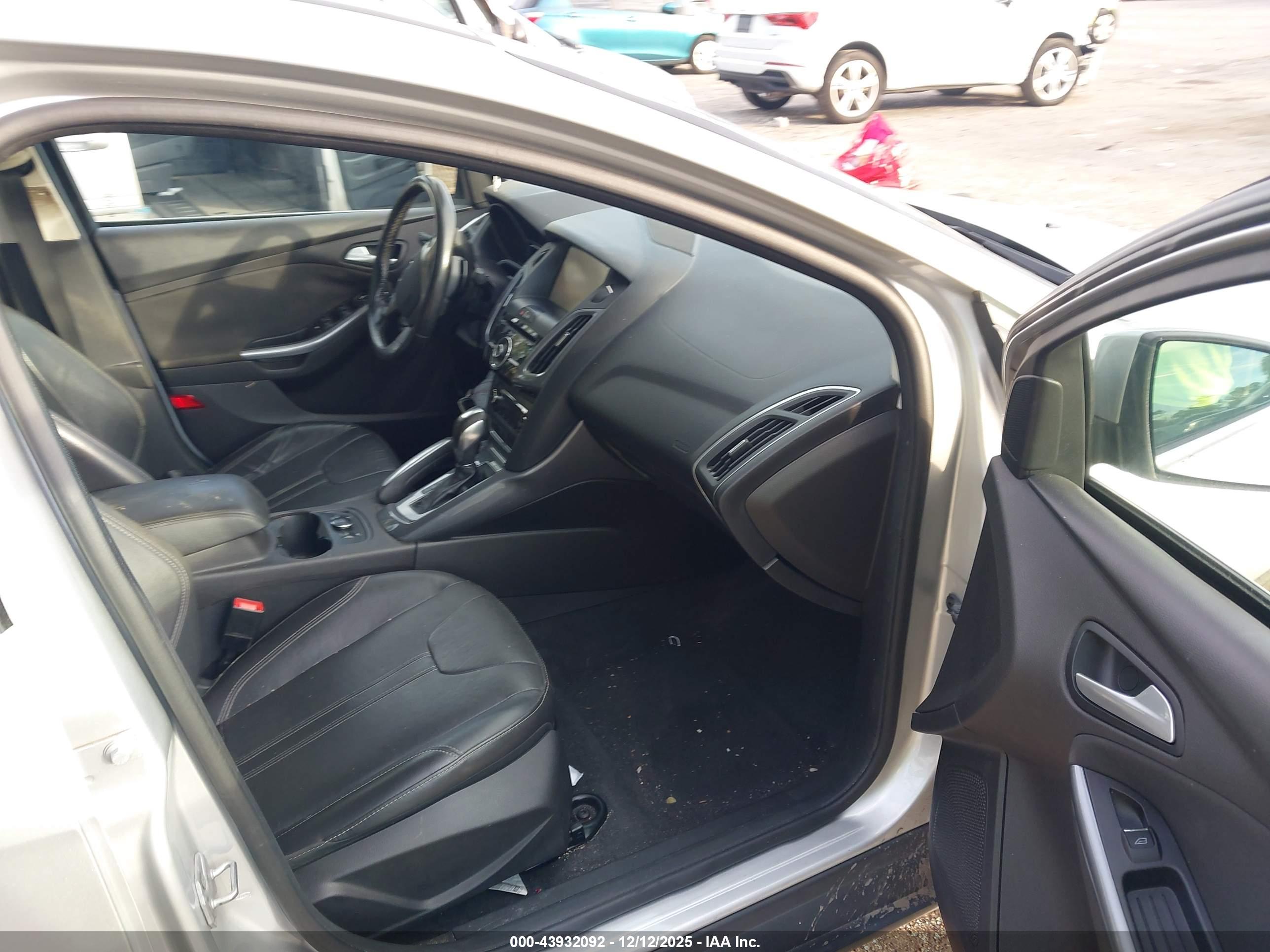 FORD FOCUS image 5