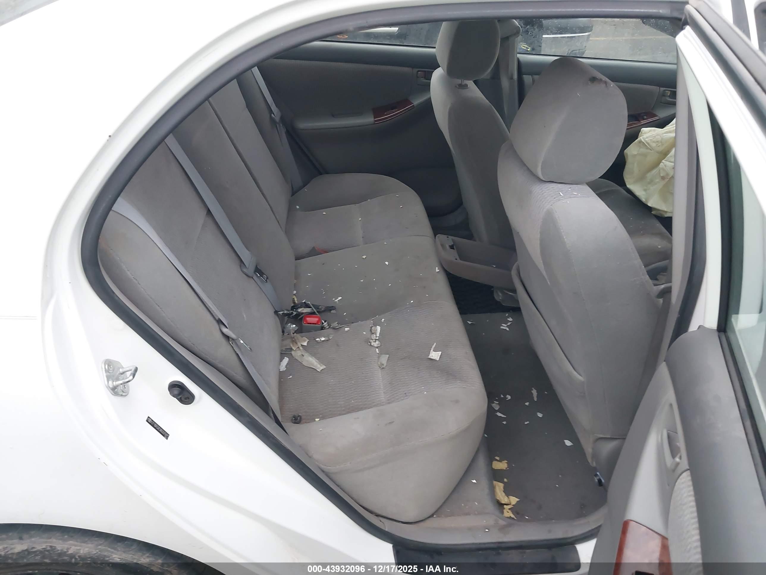 TOYOTA COROLLA image 8