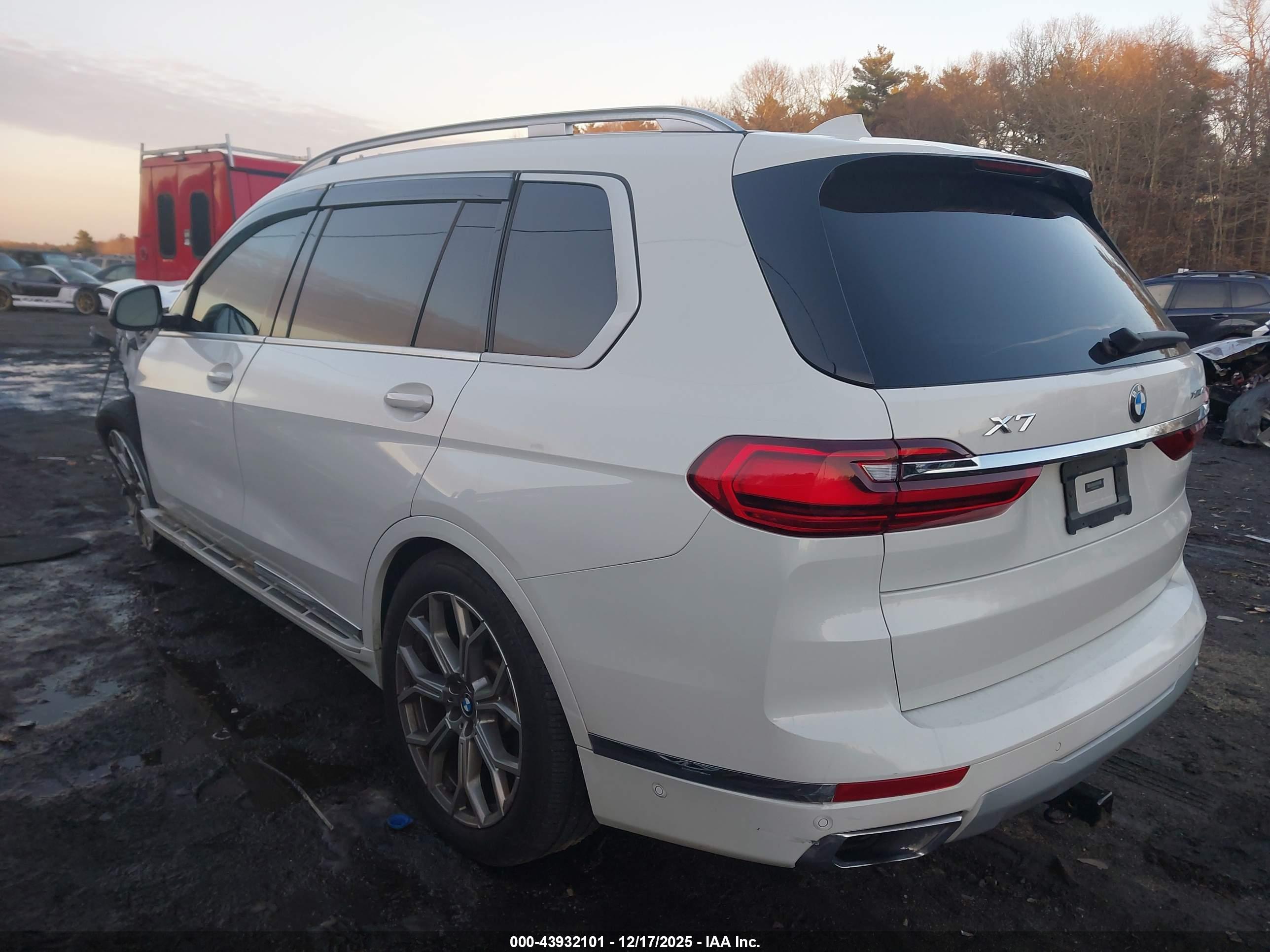 BMW X7 image 3