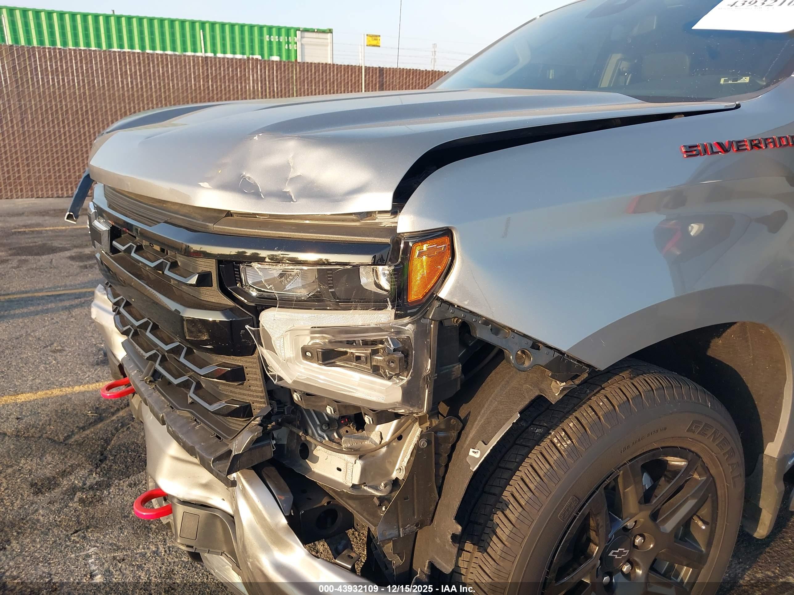CHEVROLET SILVERADO image 10