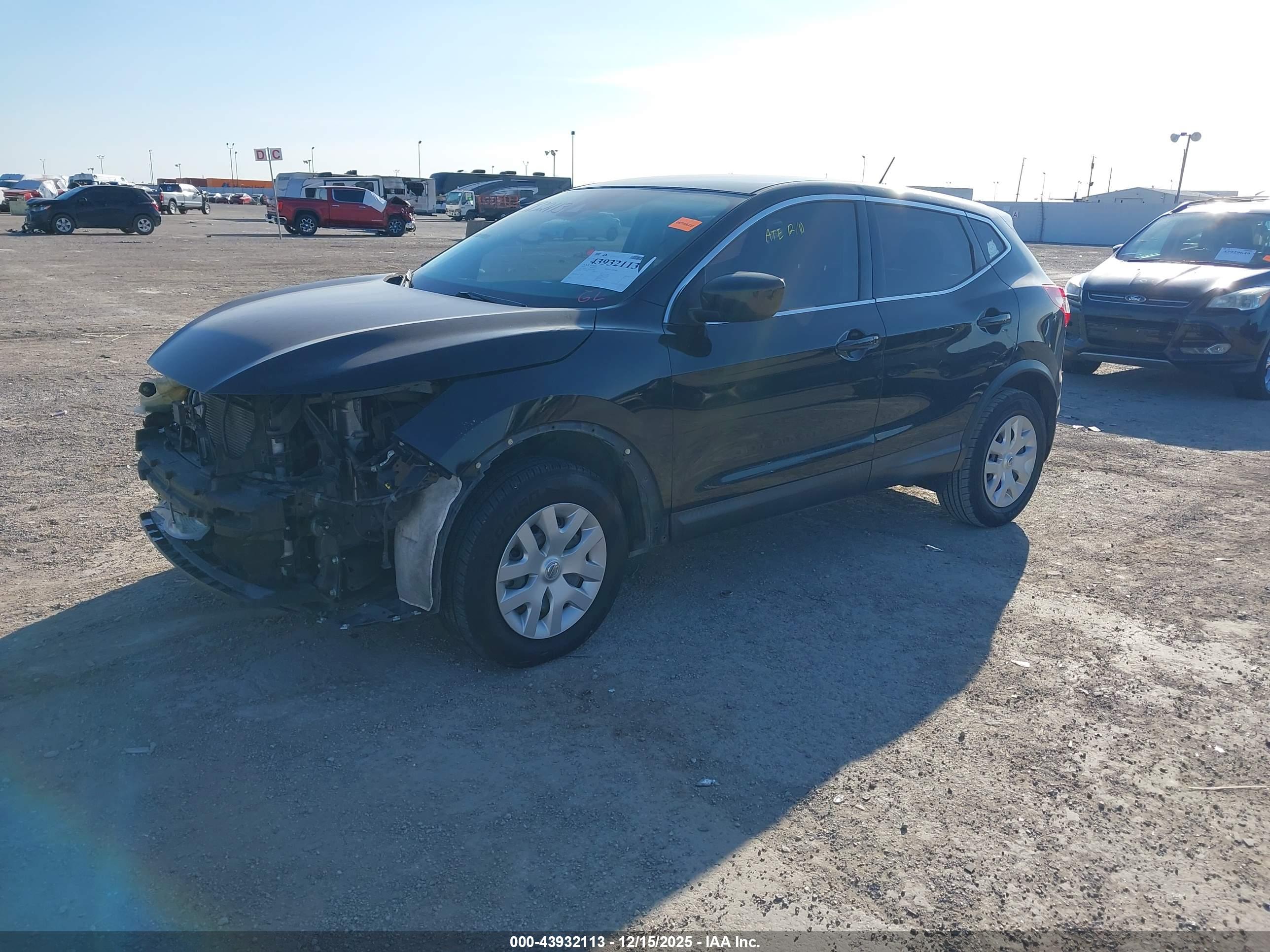 NISSAN ROGUE image 2