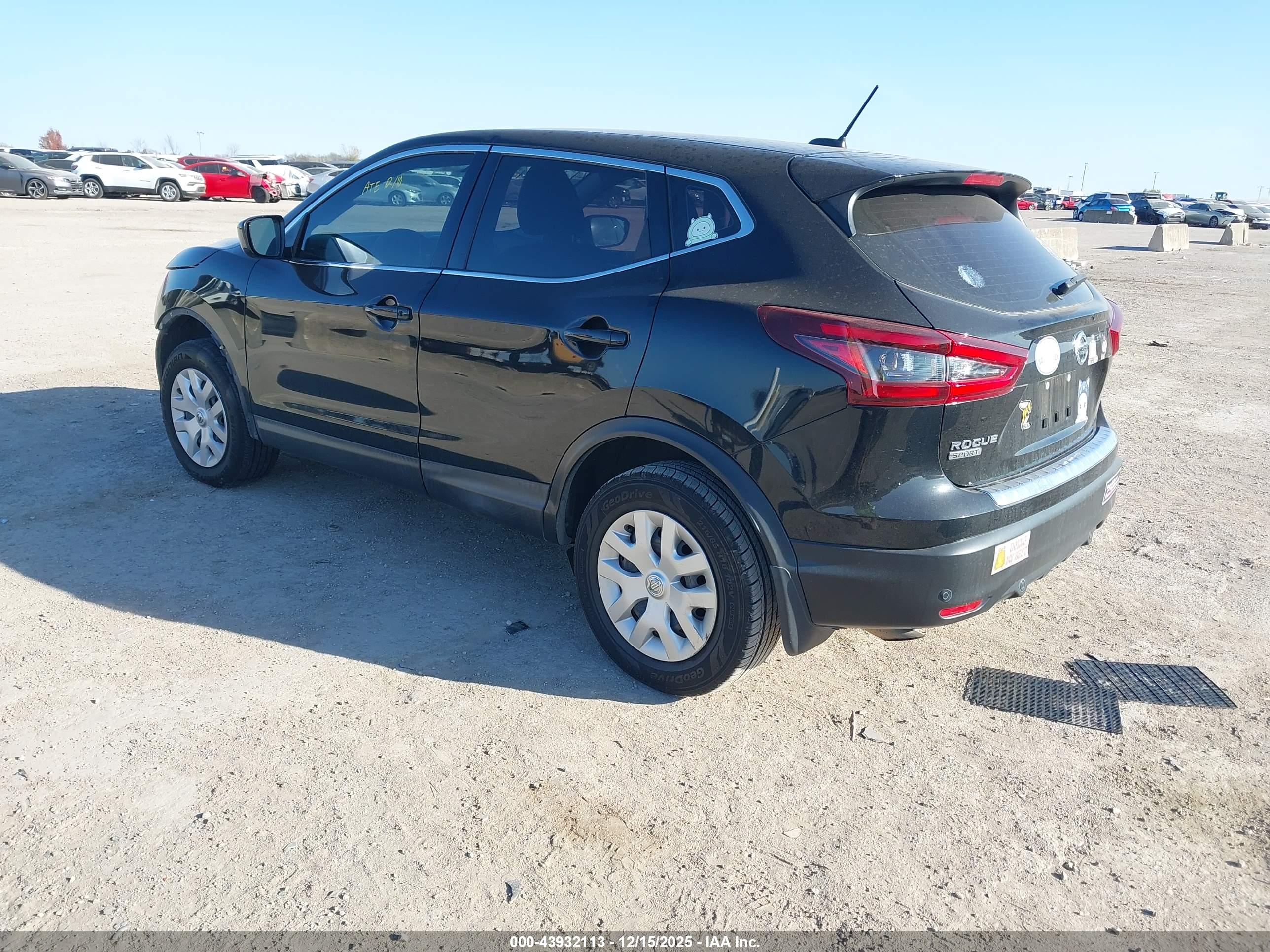 NISSAN ROGUE image 3