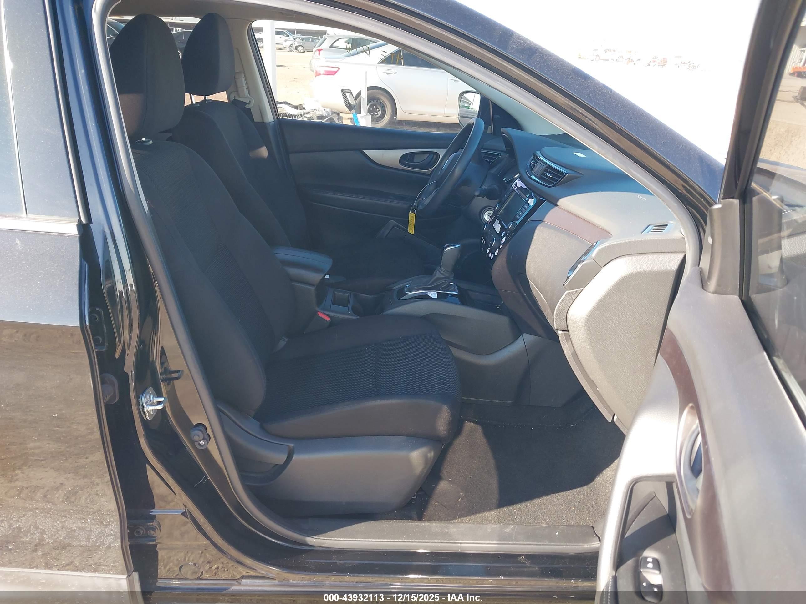 NISSAN ROGUE image 5