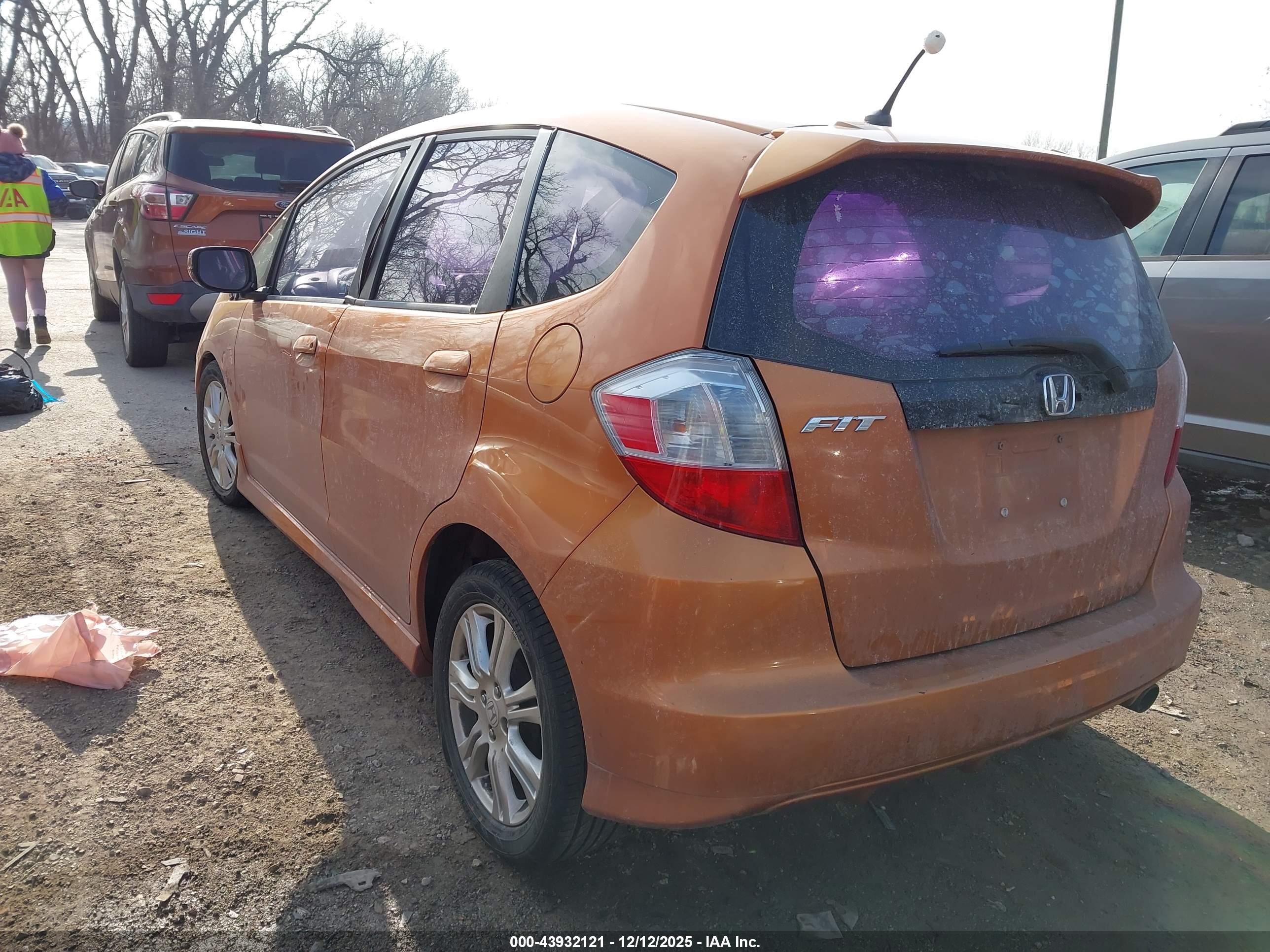 HONDA FIT image 3